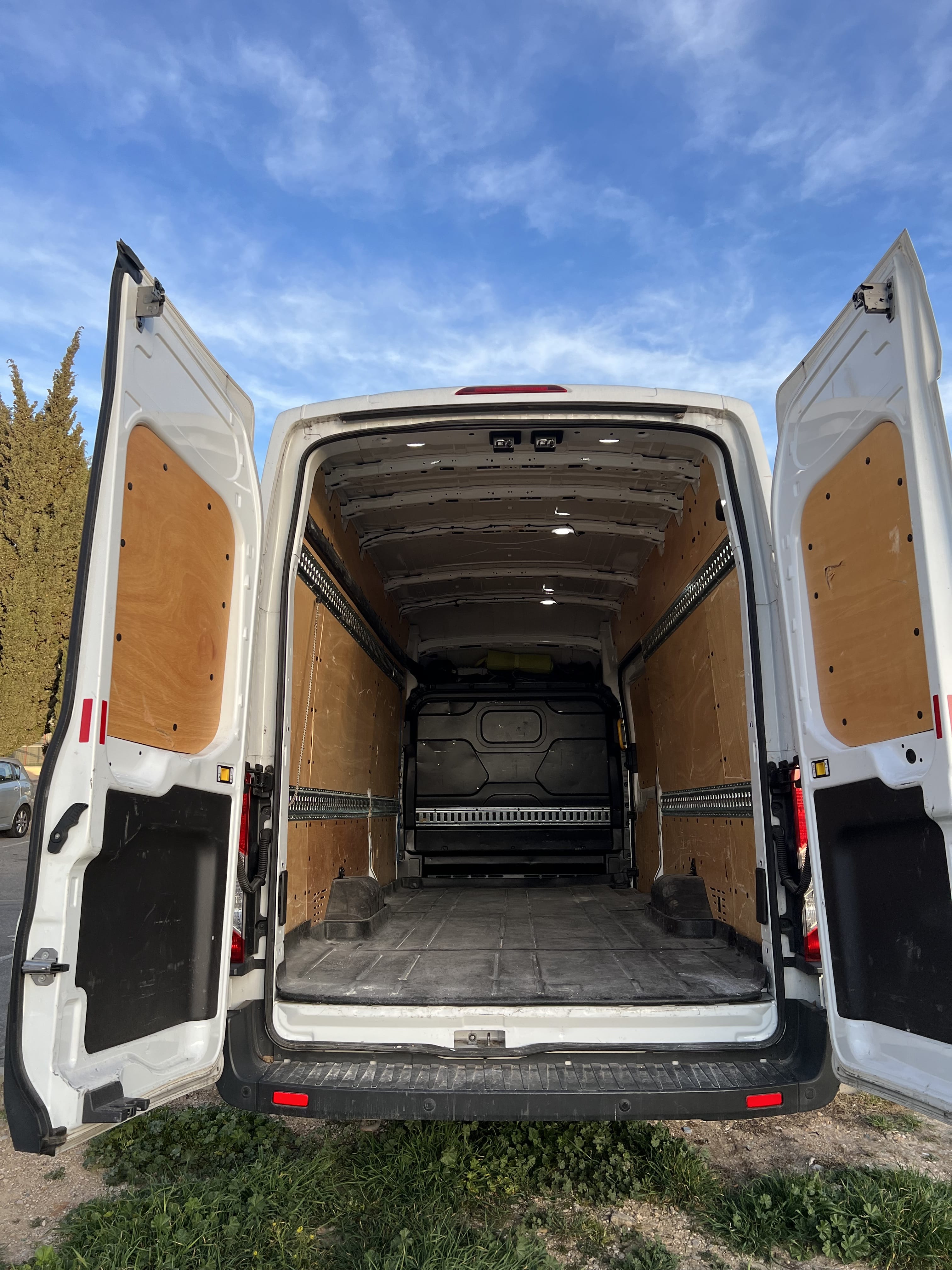 Ford Transit Fourgon 2.0 TDCI 170CV L3H4 with Bluetooth audio