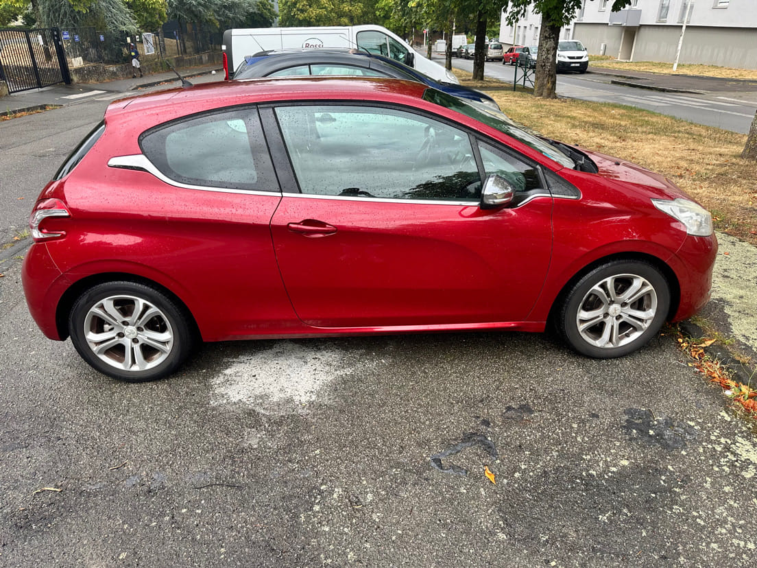 Peugeot 208 avec Régulateur de vitesse
