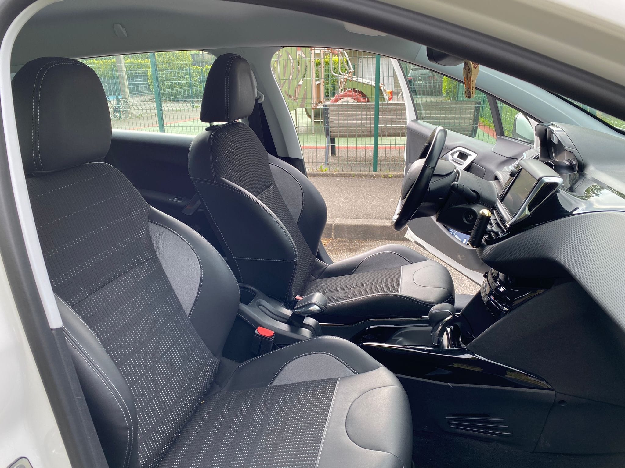 Peugeot 2008 avec Entrée audio / iPod