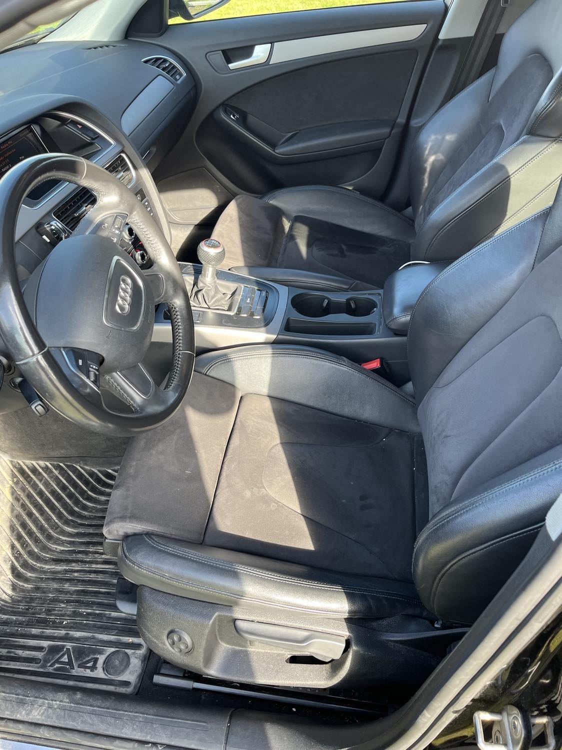 Audi A4 Avant 2.0 TDI med Lydinngang