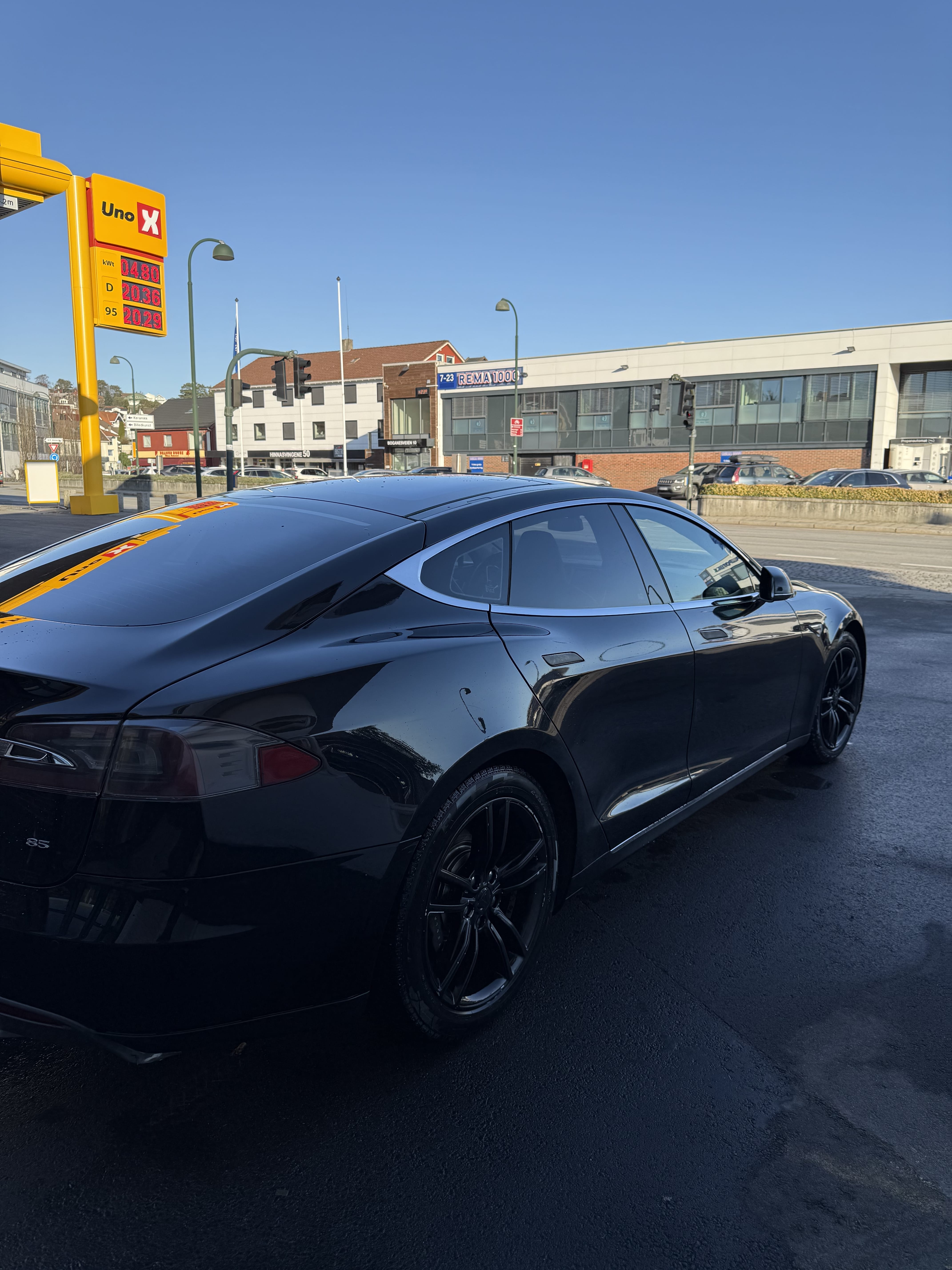 Tesla Model S med GPS