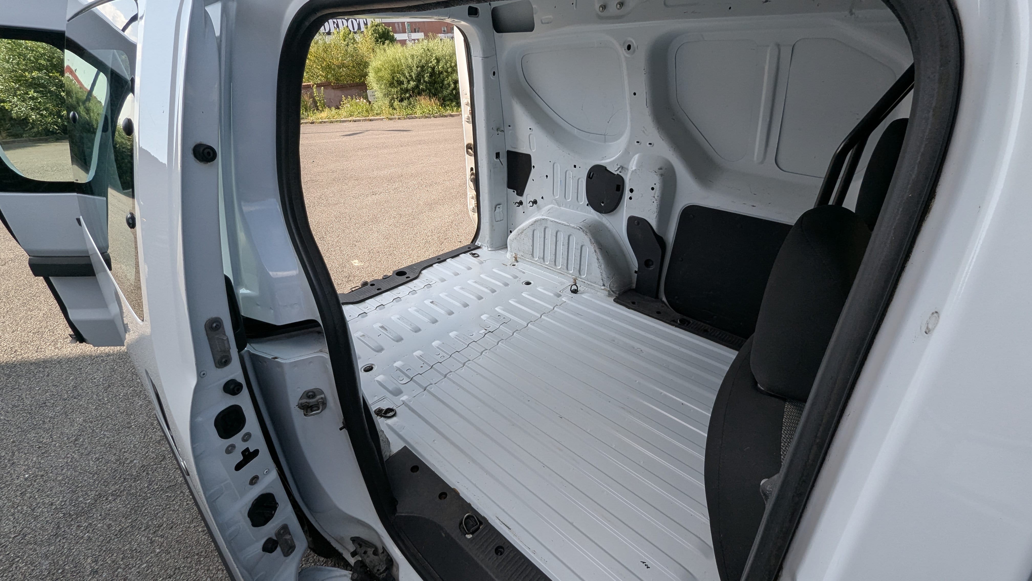 Dacia Dokker Essence / GPL avec Coffre de toit