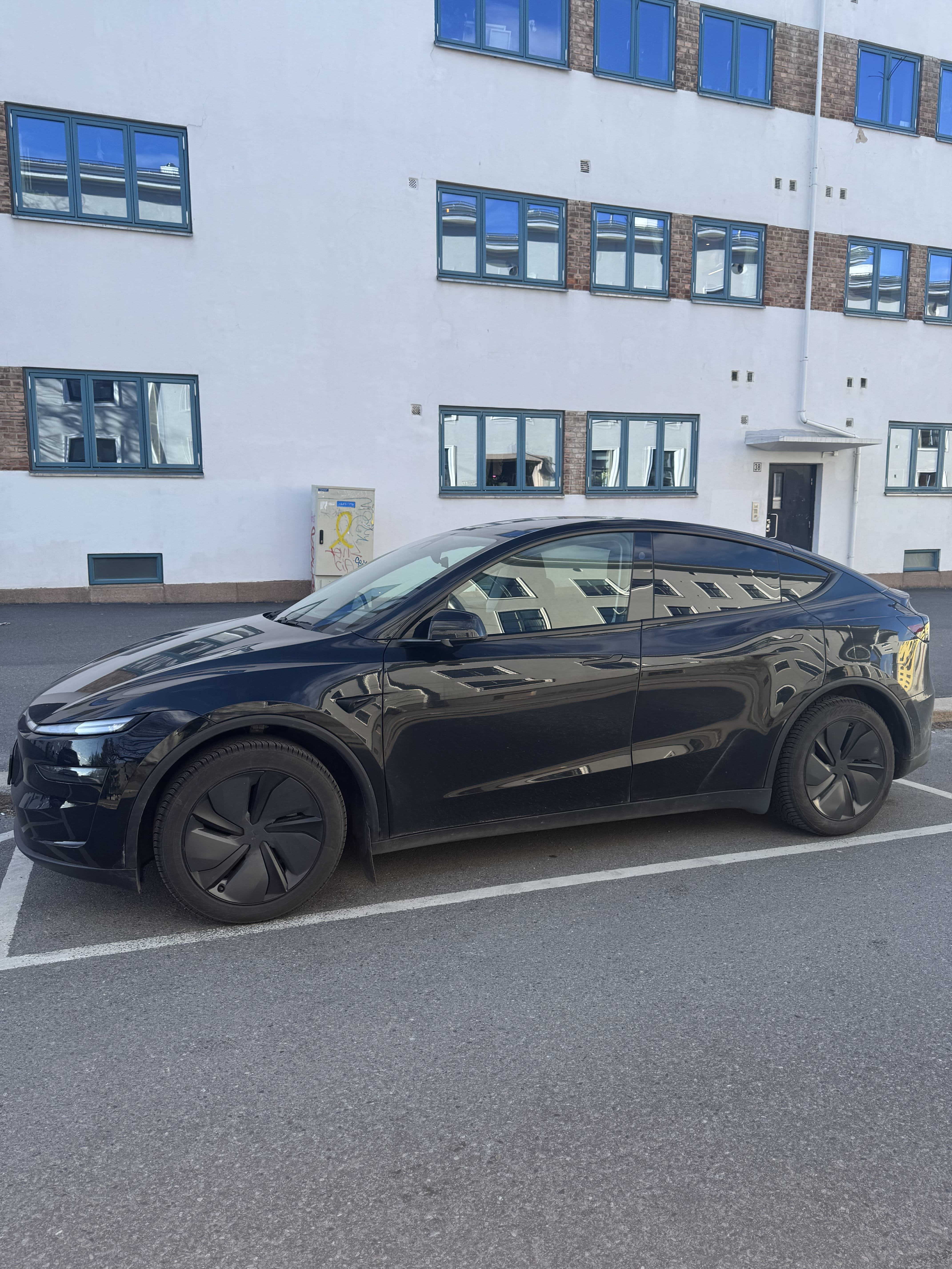Tesla Model Y Long Range with Air conditioning