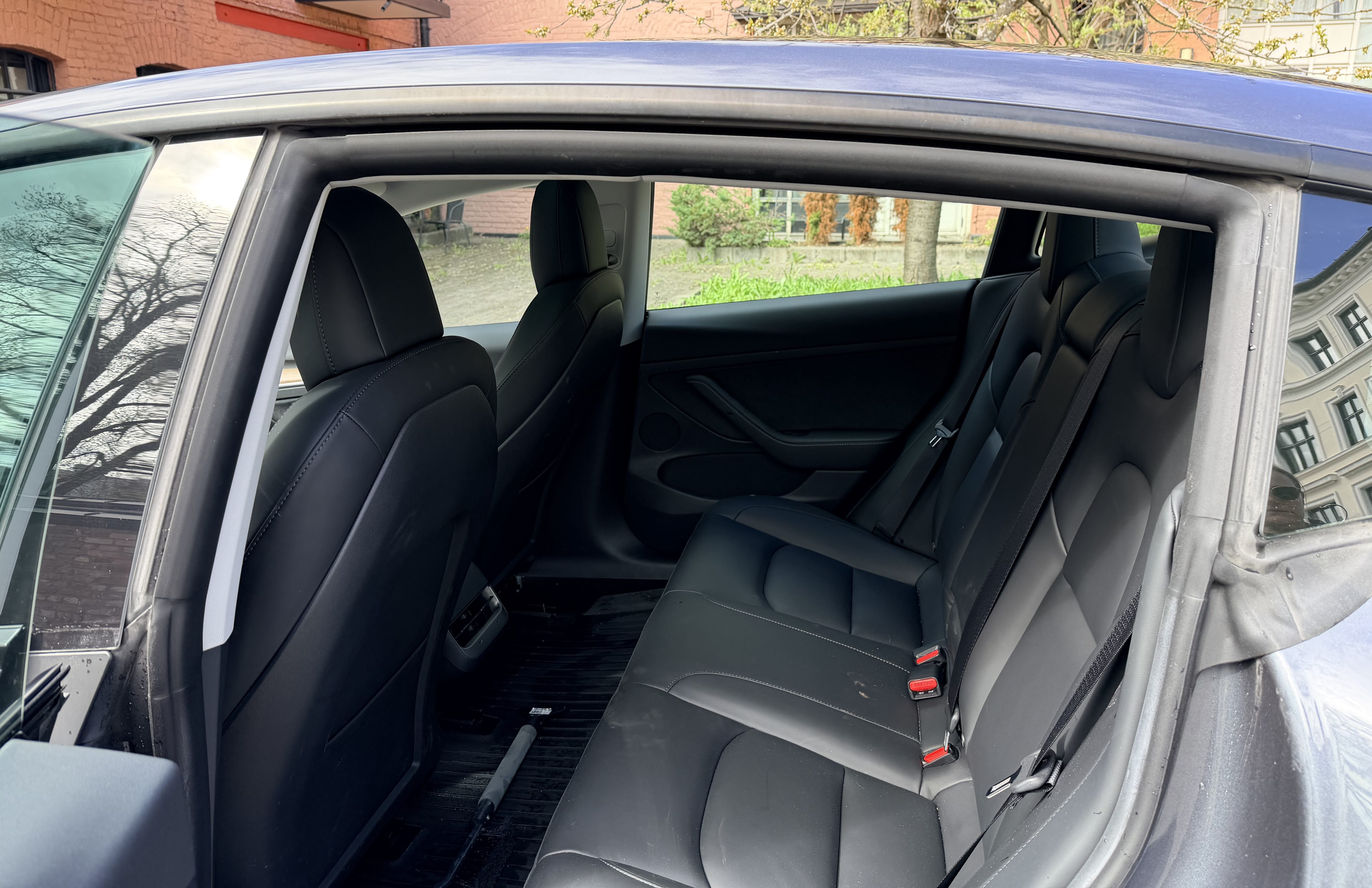 Tesla Model 3 Standard Range Plus med Bluetooth audio