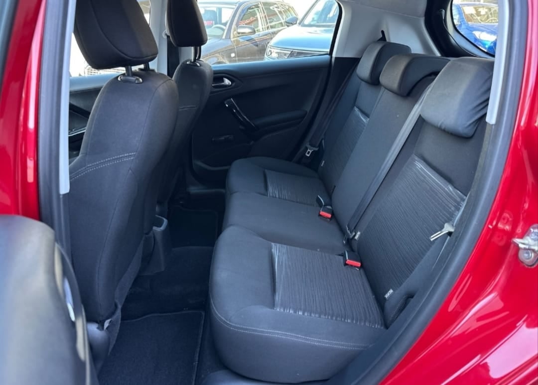 Peugeot 208 avec Port USB