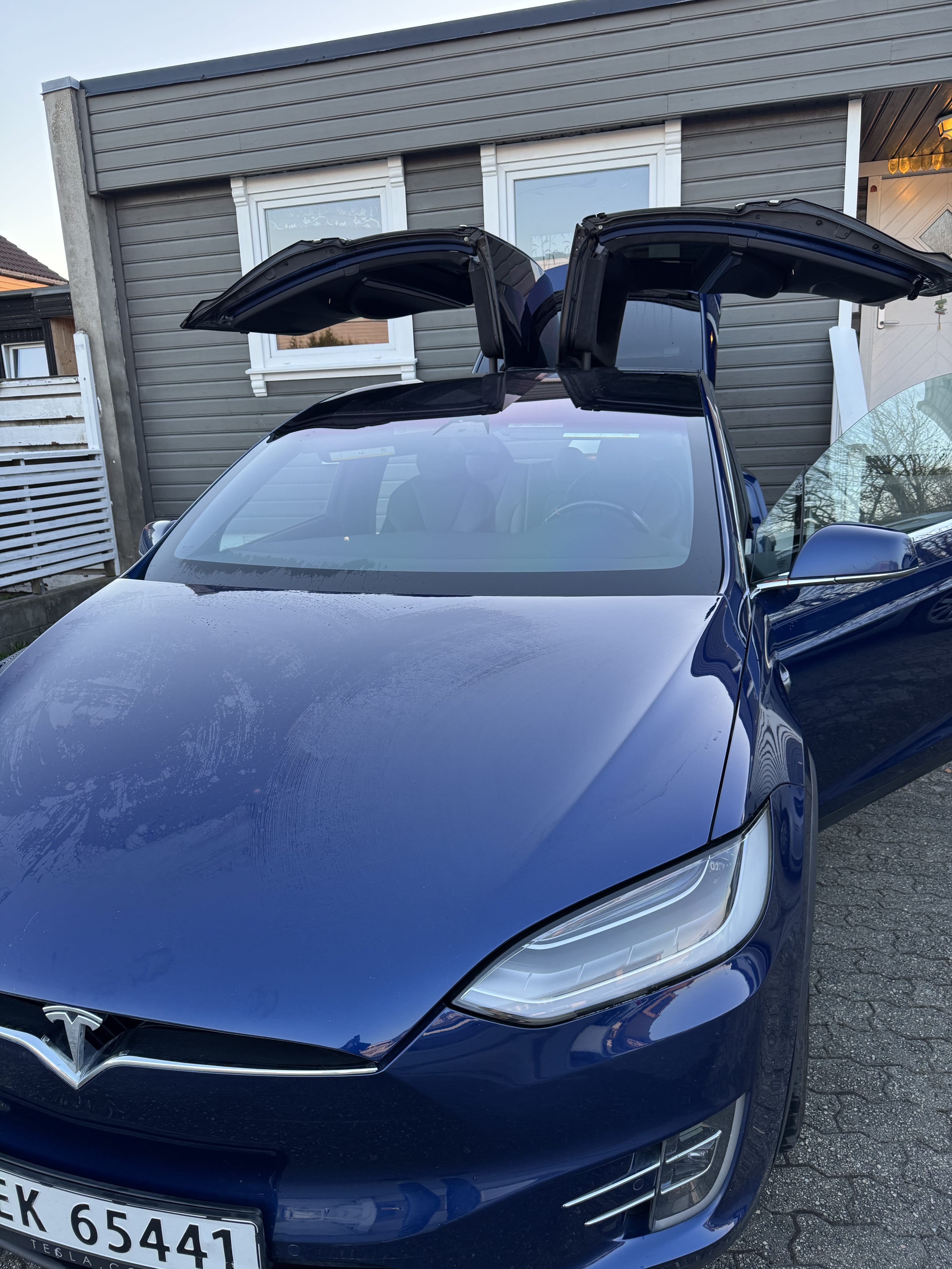 Tesla Model X med Sykkelstativ