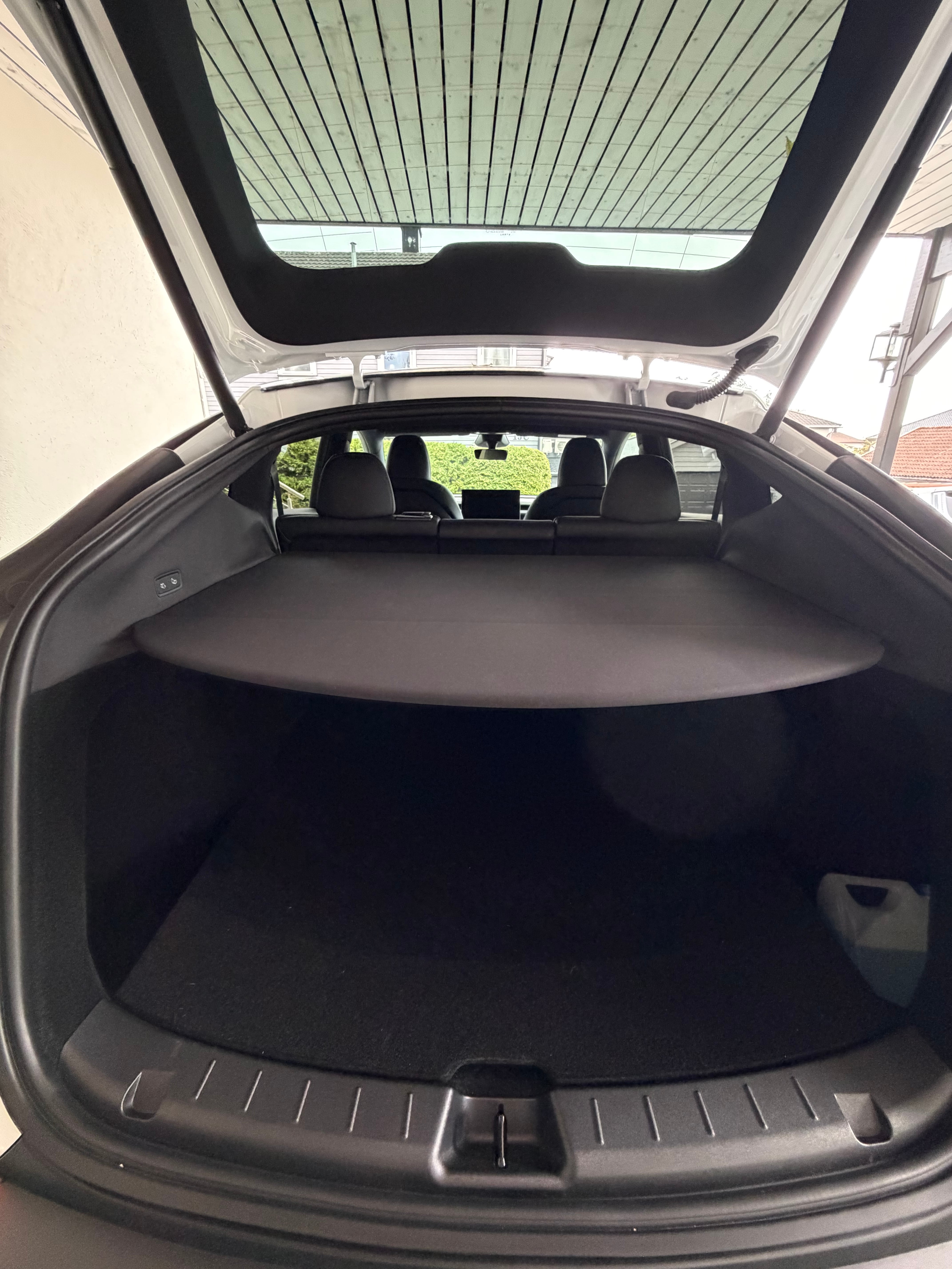 Tesla Model Y Long Range 4x4 630km gratis lading! med GPS