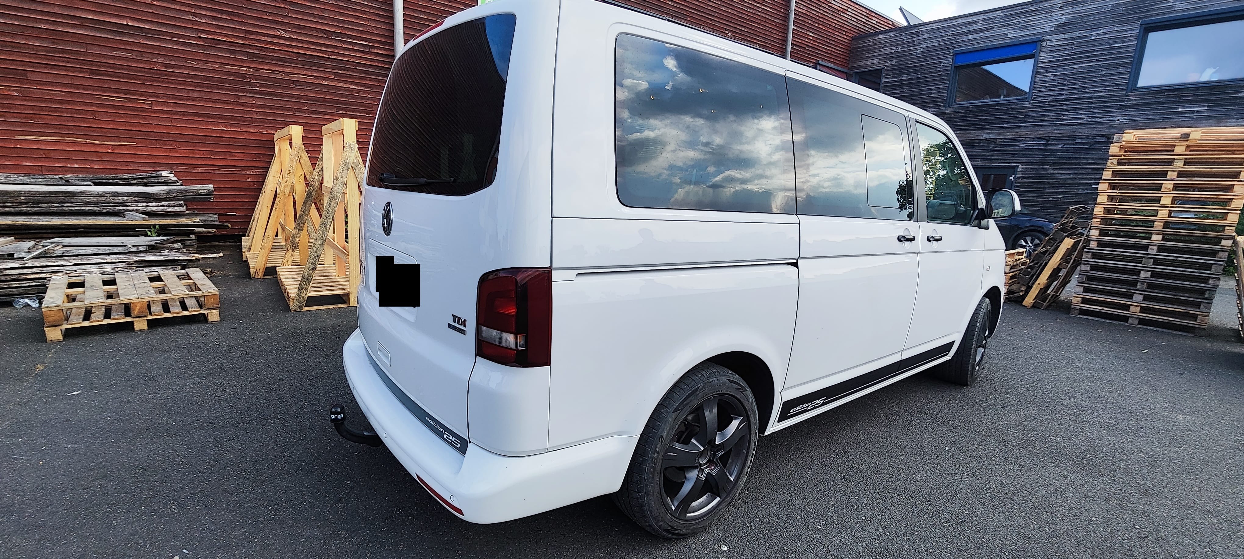 Volkswagen Multivan T5 Phase 2 (7E) Multivan 2.0 BiTDI DPF Combi 16V DSG7 180 cv avec GPS