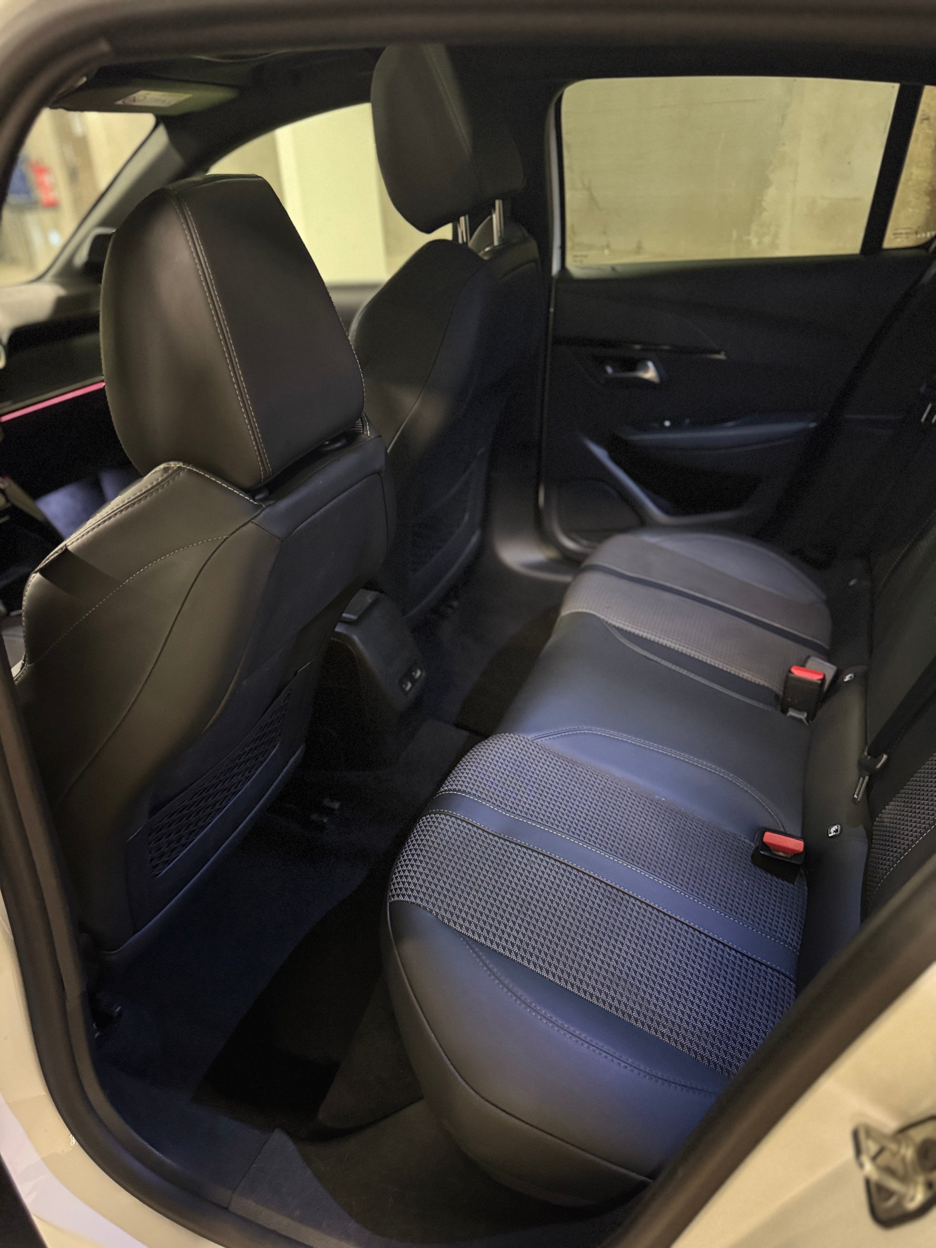 Peugeot 208 GT Line avec GPS