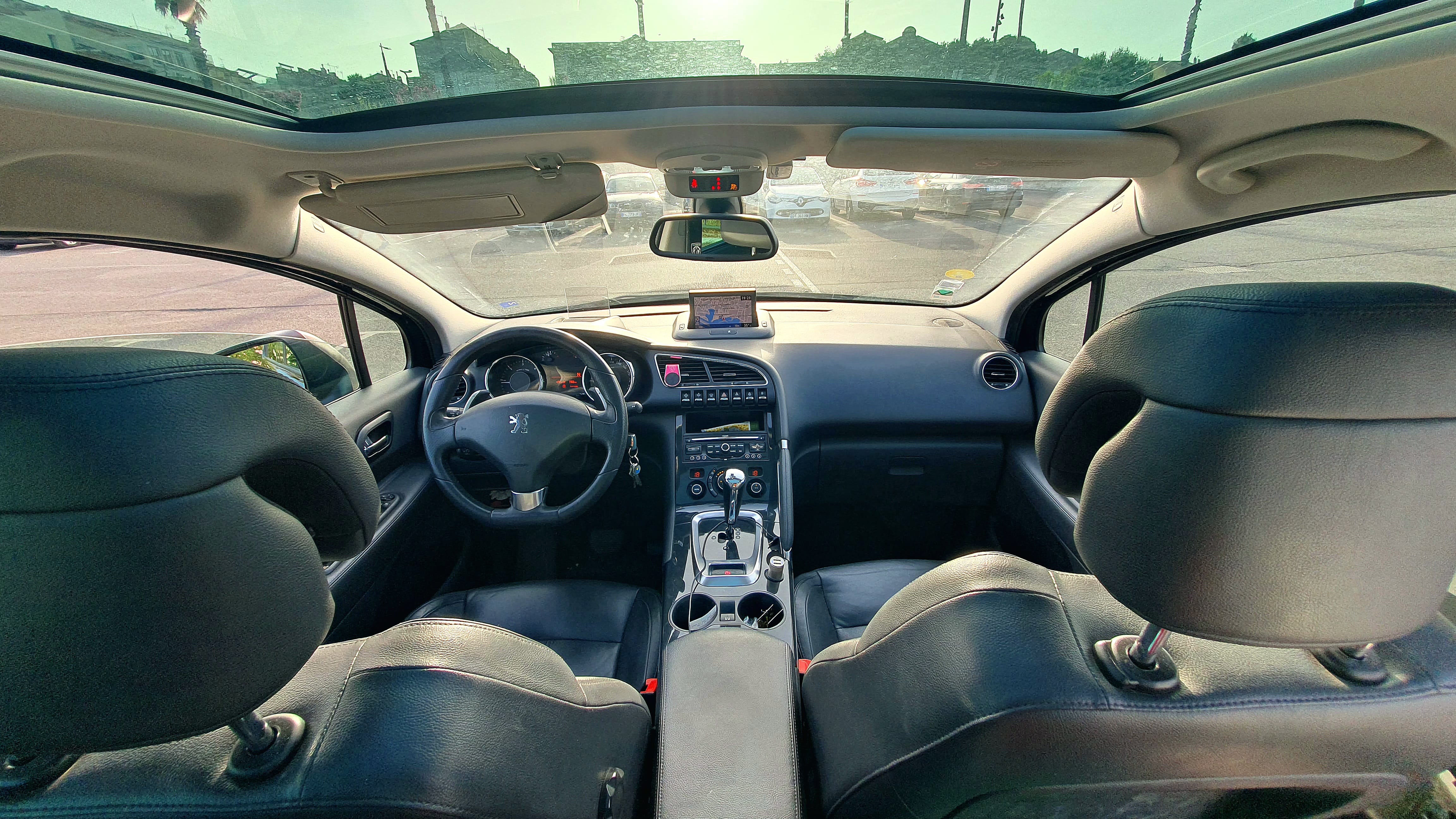 Peugeot 3008 1.6 HDI 112 avec GPS