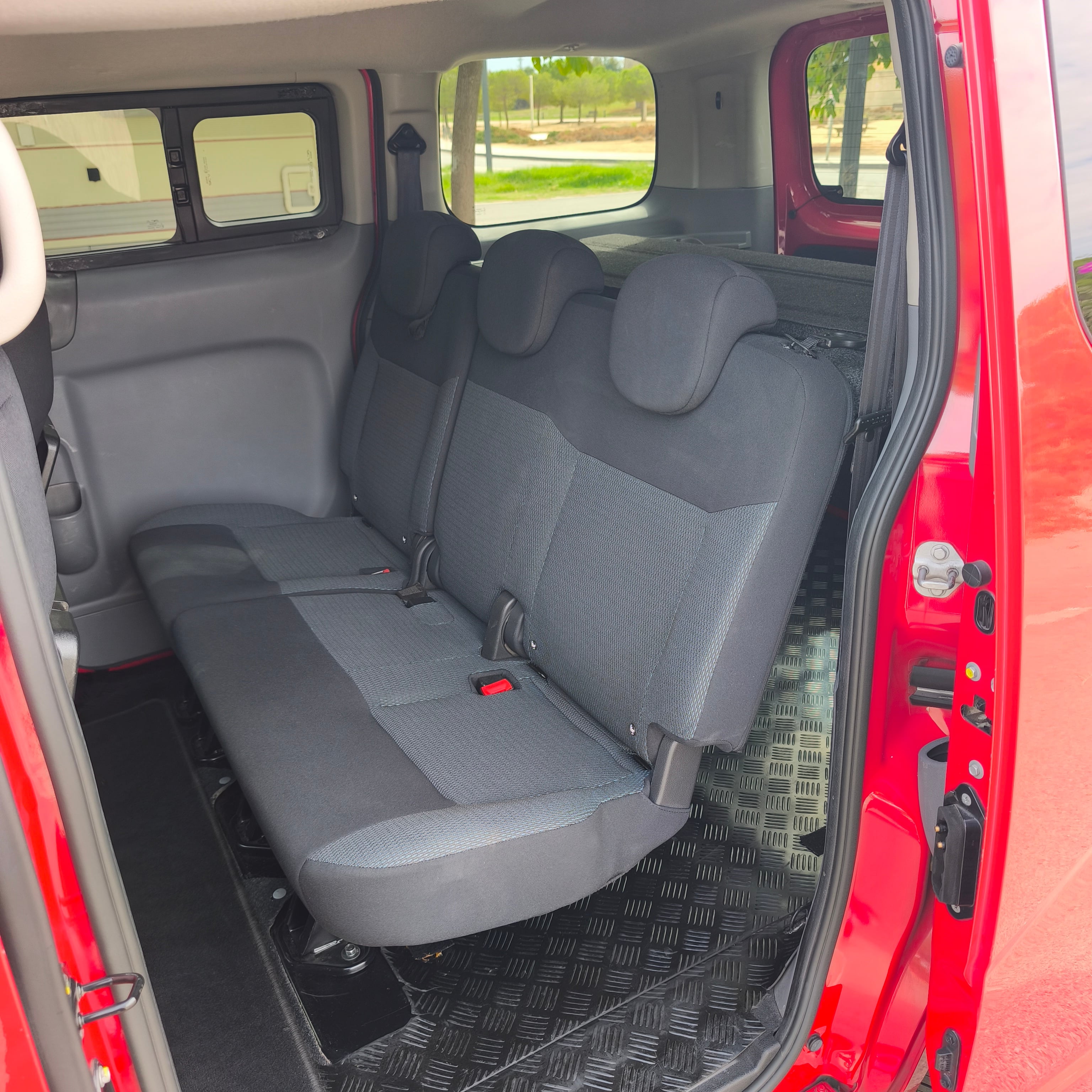 Nissan NV200 Combi con Radio 