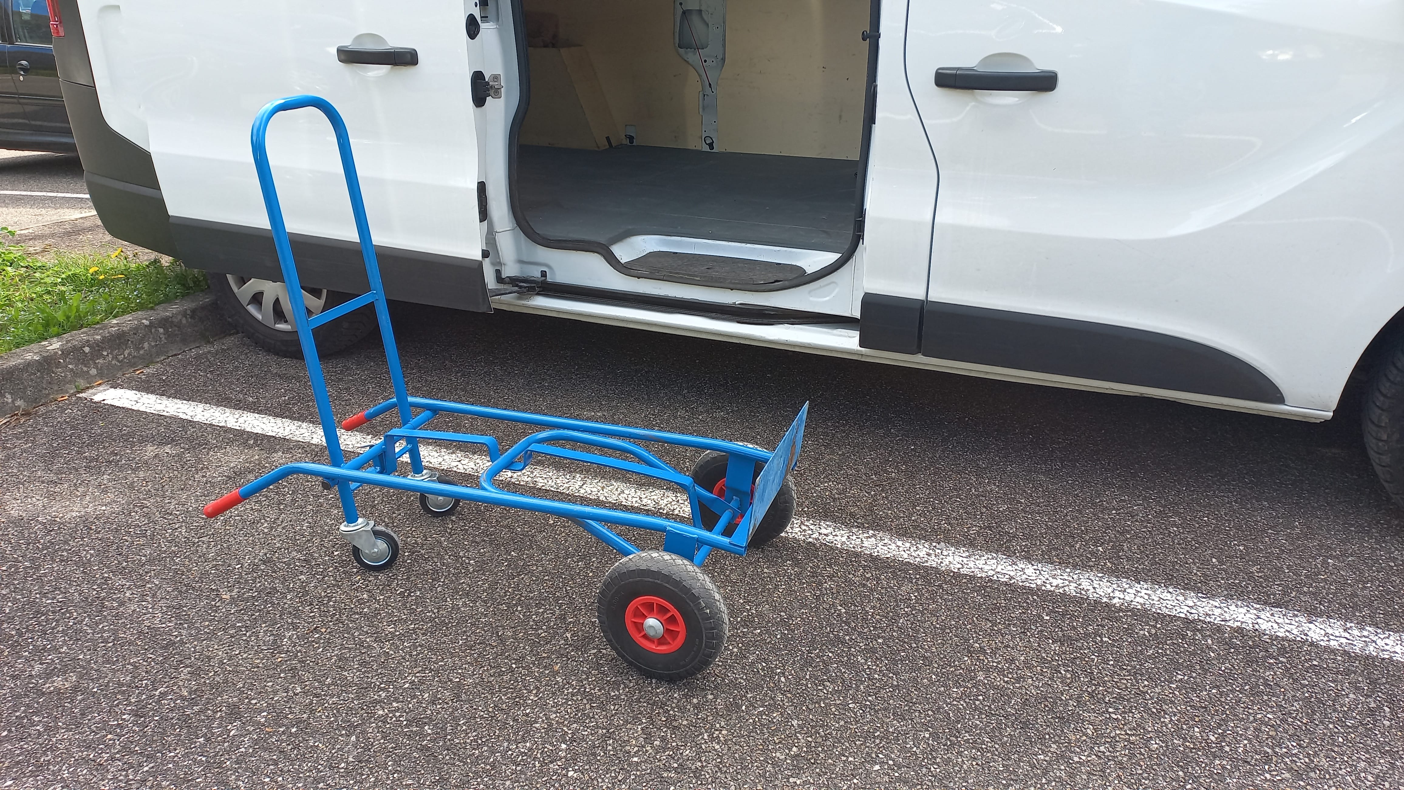 Renault Trafic L2H1 équipé pour déménager avec Audio Bluetooth
