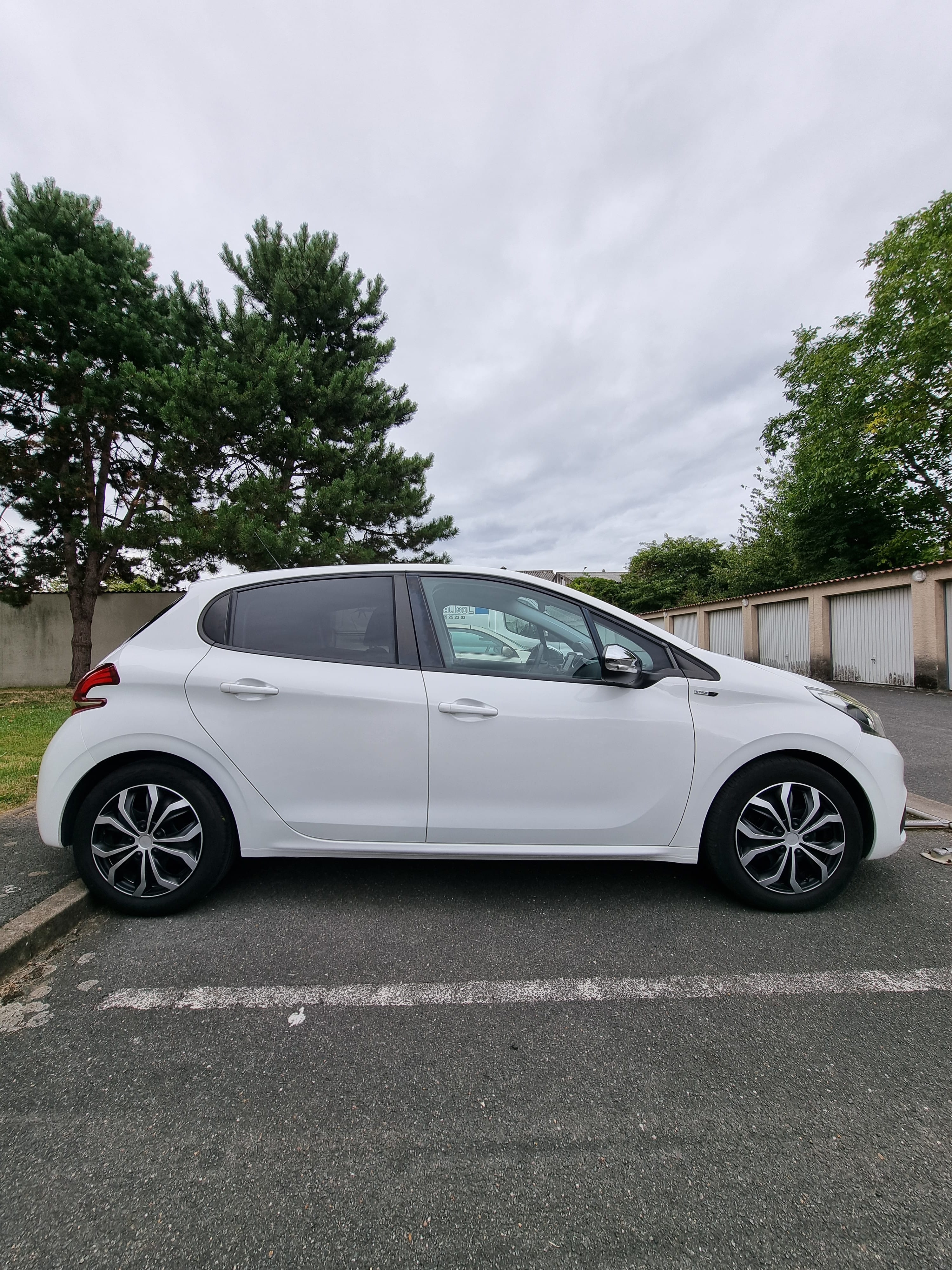 Peugeot 208 avec Climatisation