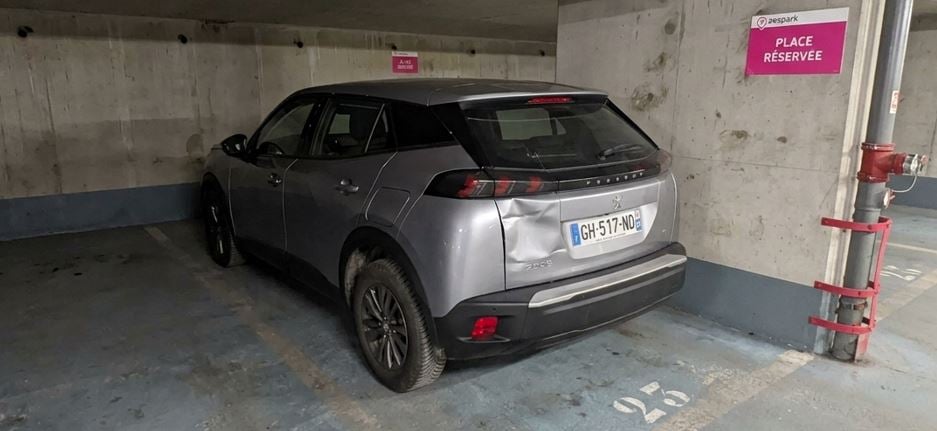Peugeot 2008 with Air conditioning