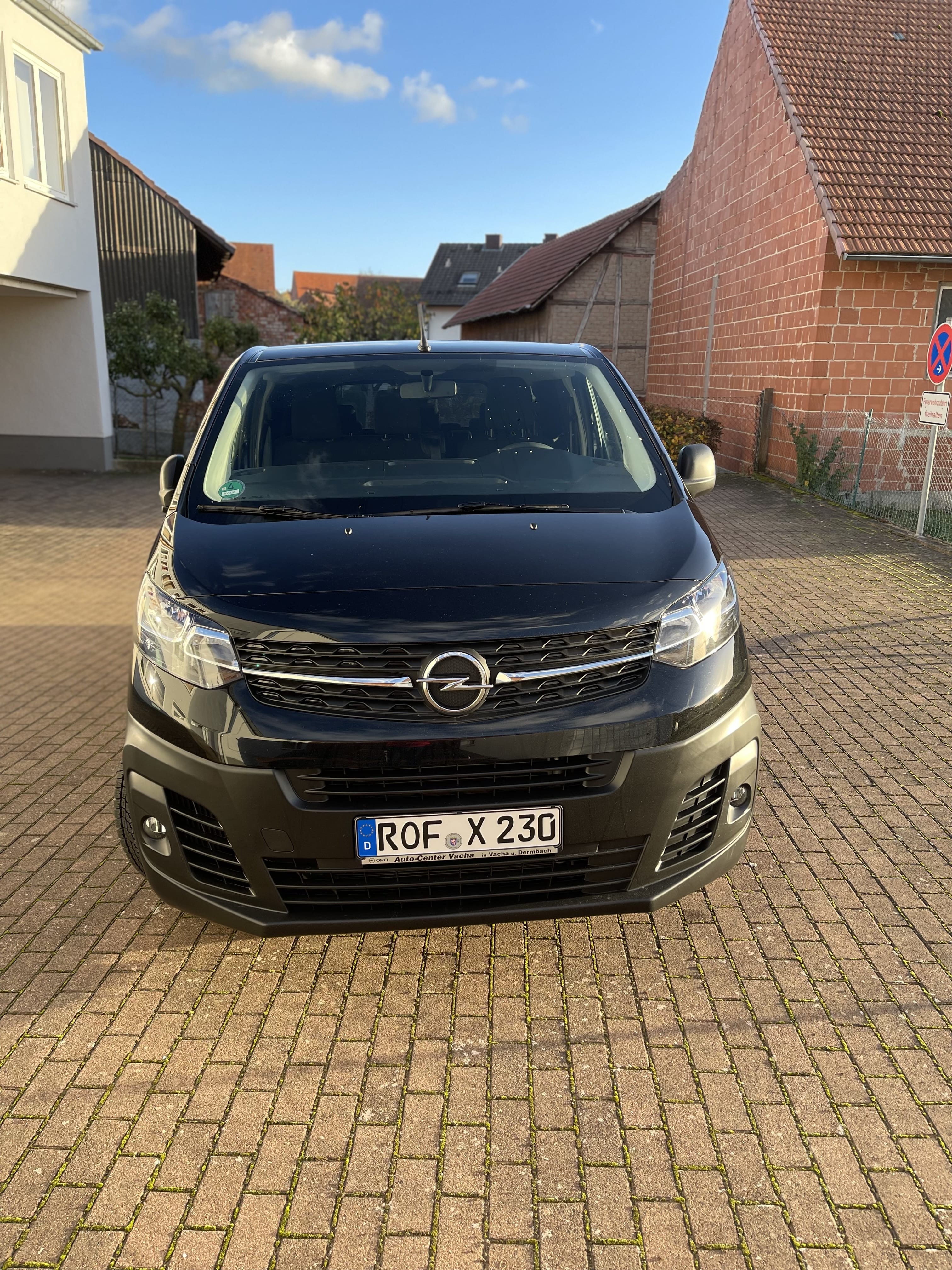 Opel Vivaro 2,0 CDTI, 2022, Diesel, 9 Sitze und mehr