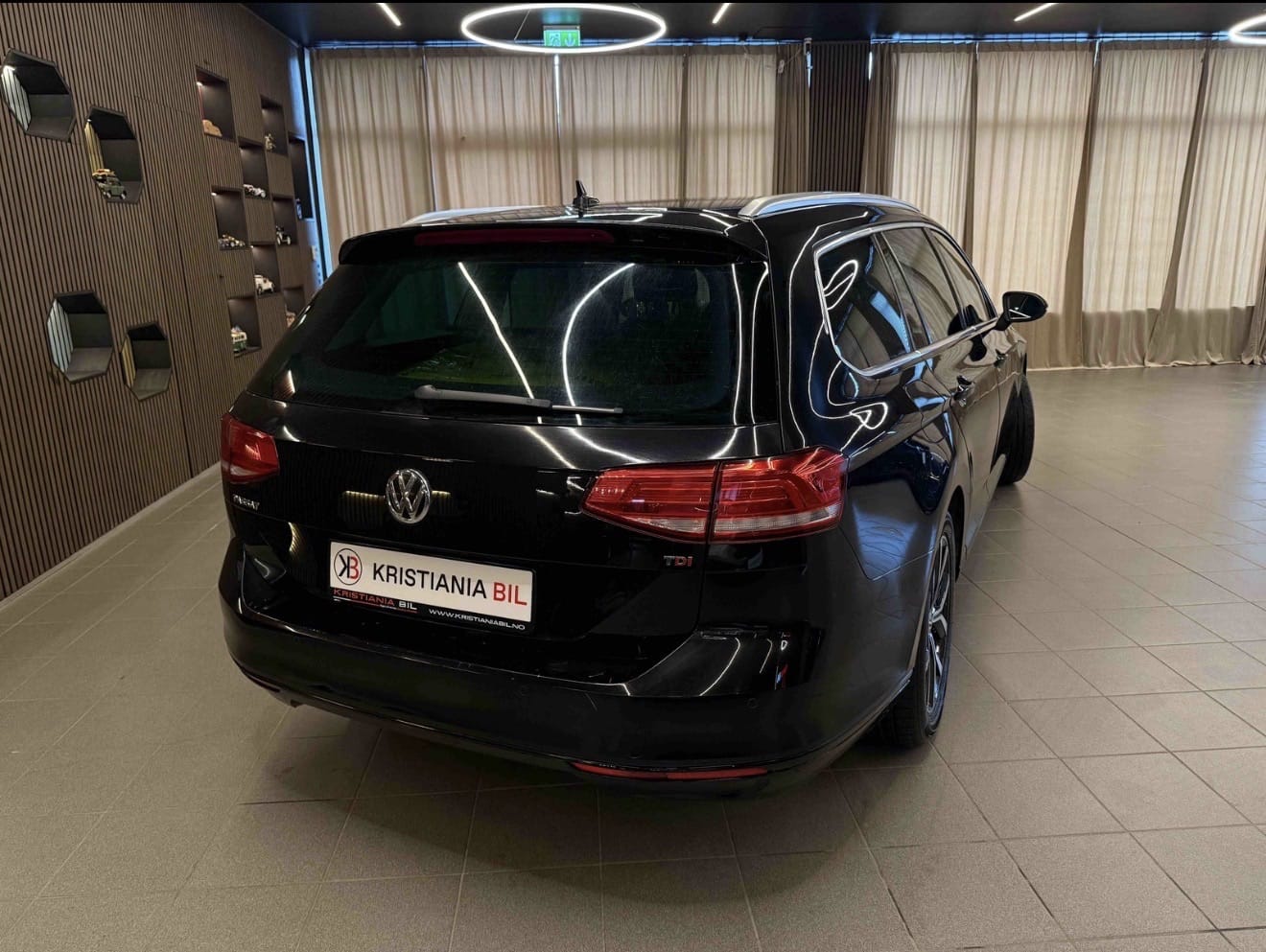 Volkswagen Passat Business Edition med GPS