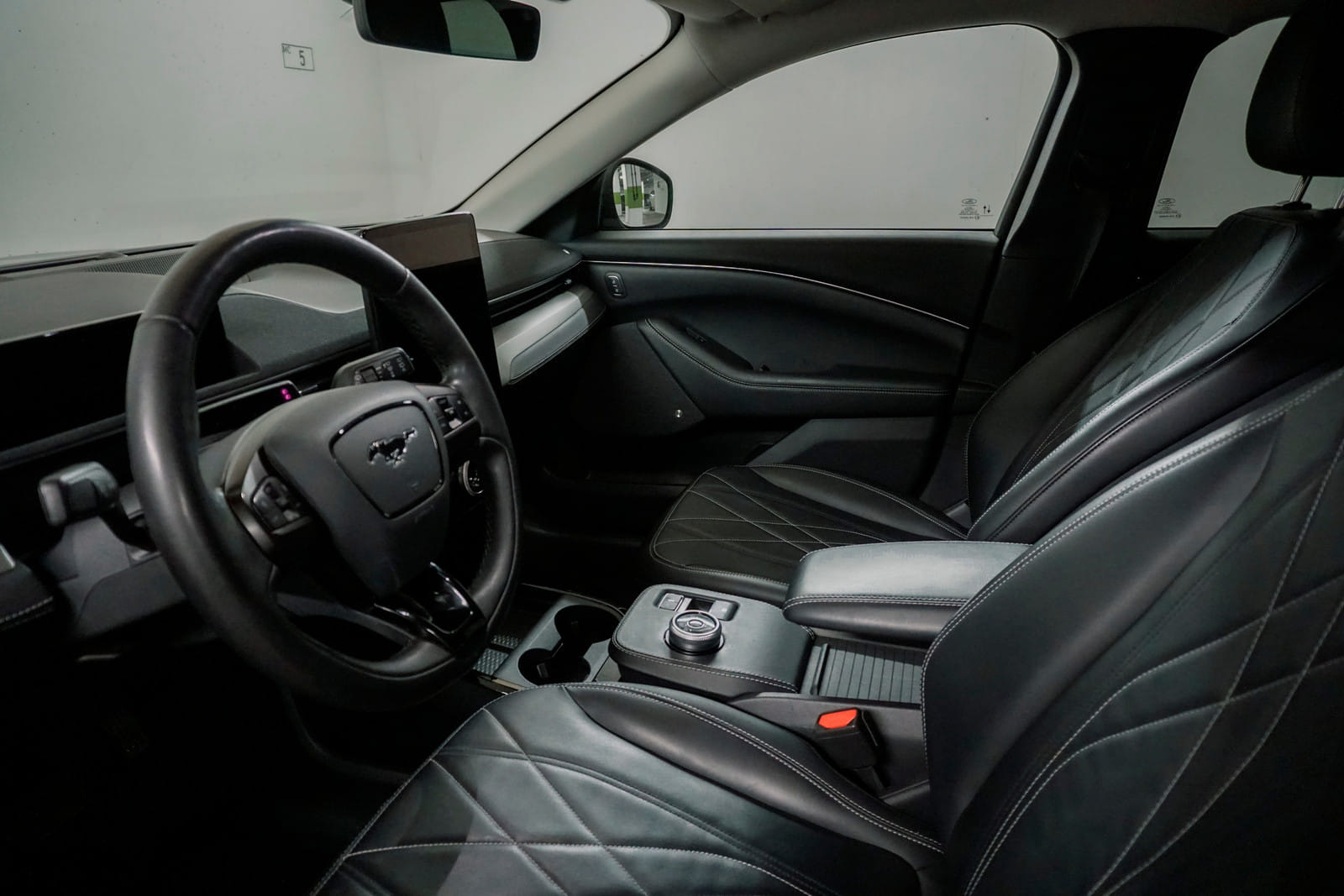 Ford Mustang Mach-E med Aircondition