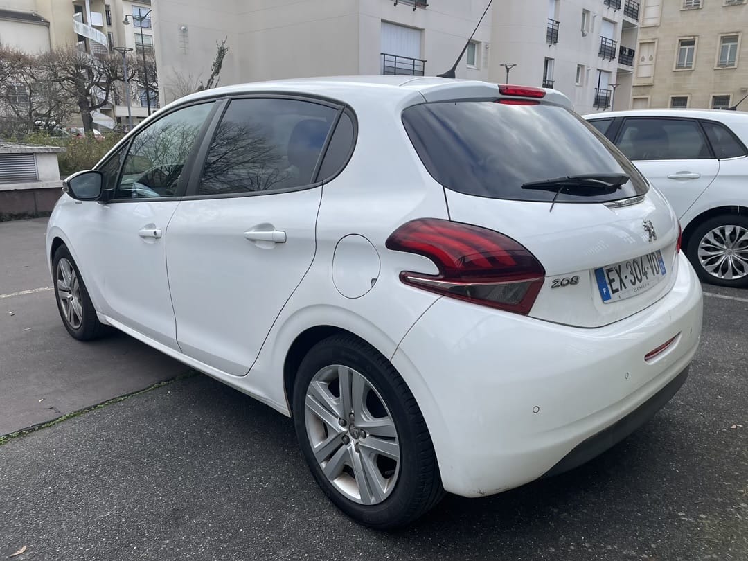 Peugeot 208 Bio-ethanol avec GPS