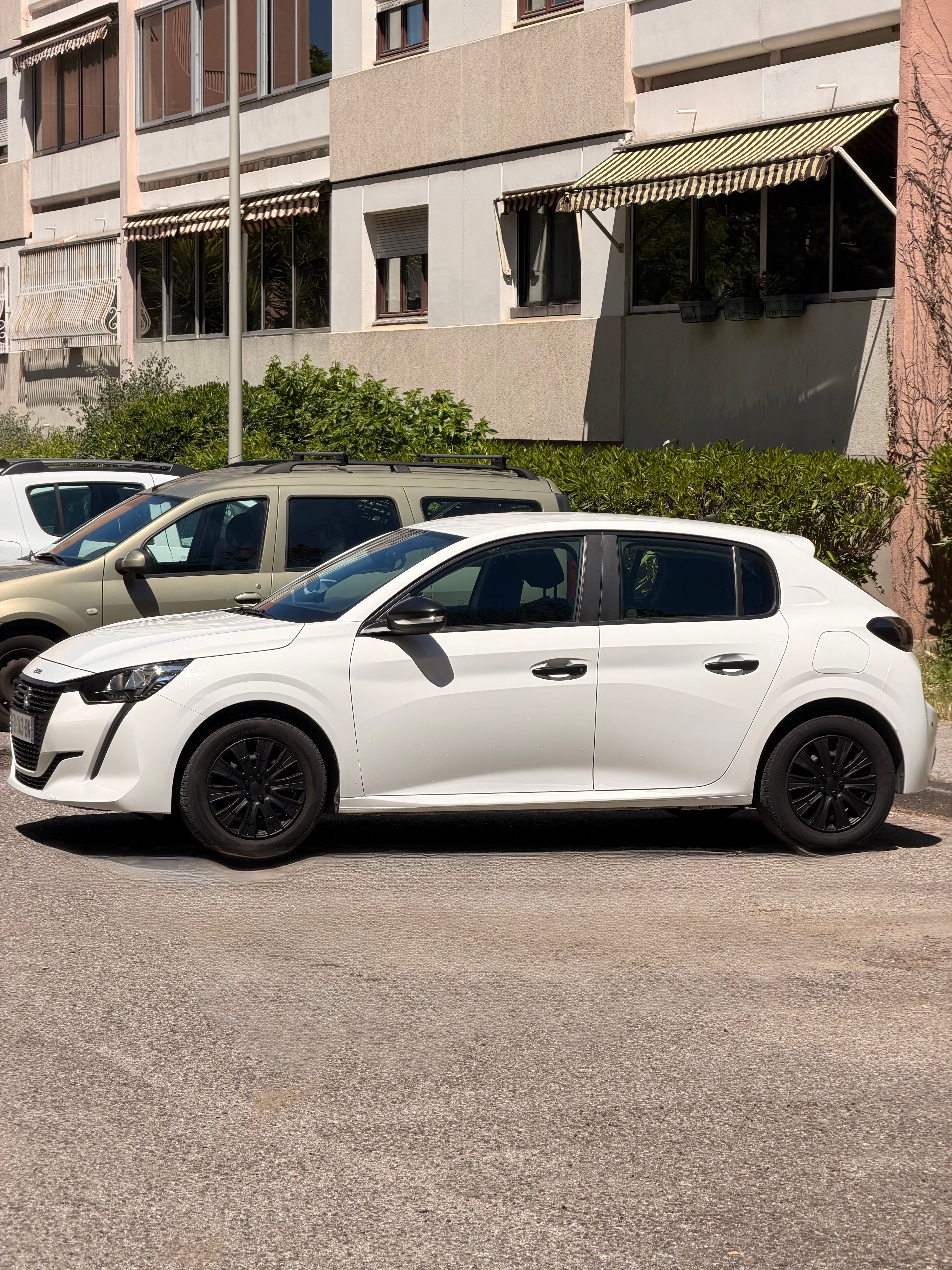 Peugeot 208 con Aire acondicionado