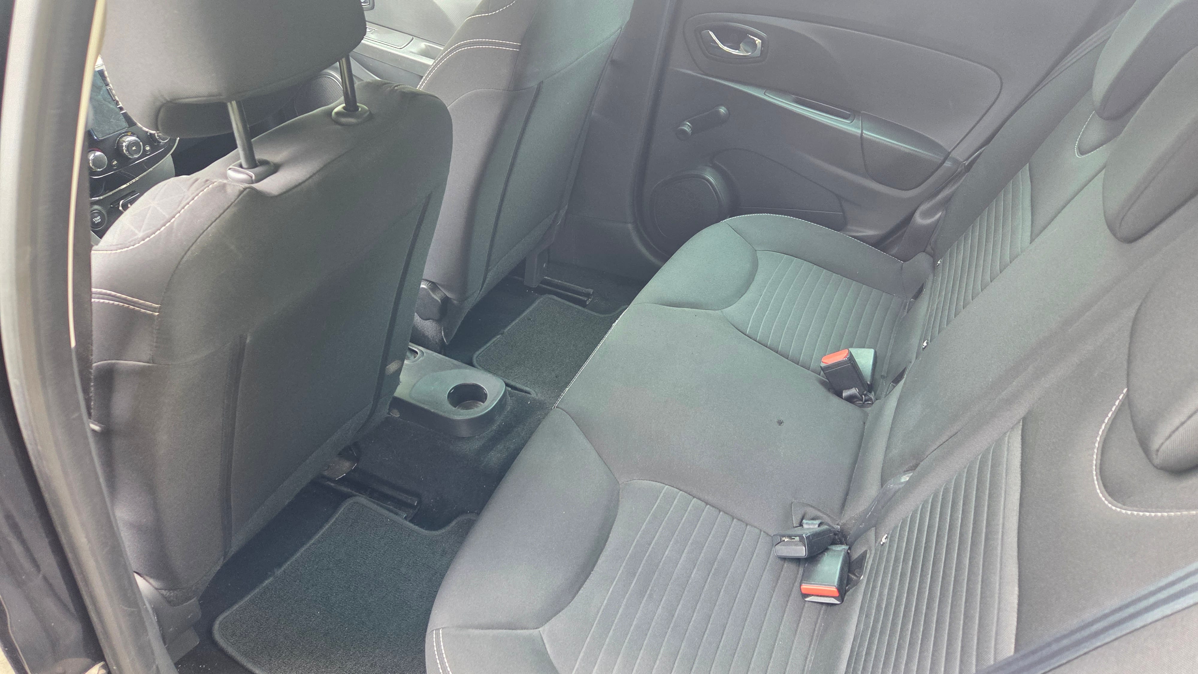Renault Clio avec Autoradio