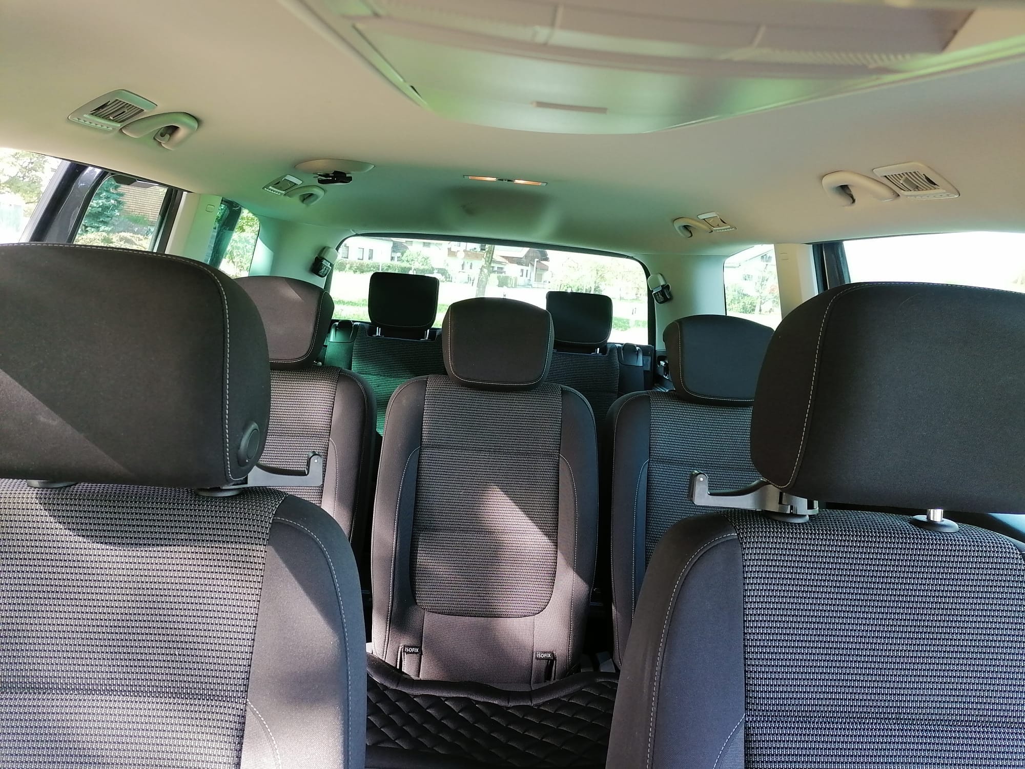 Volkswagen Sharan mit Kindersitz