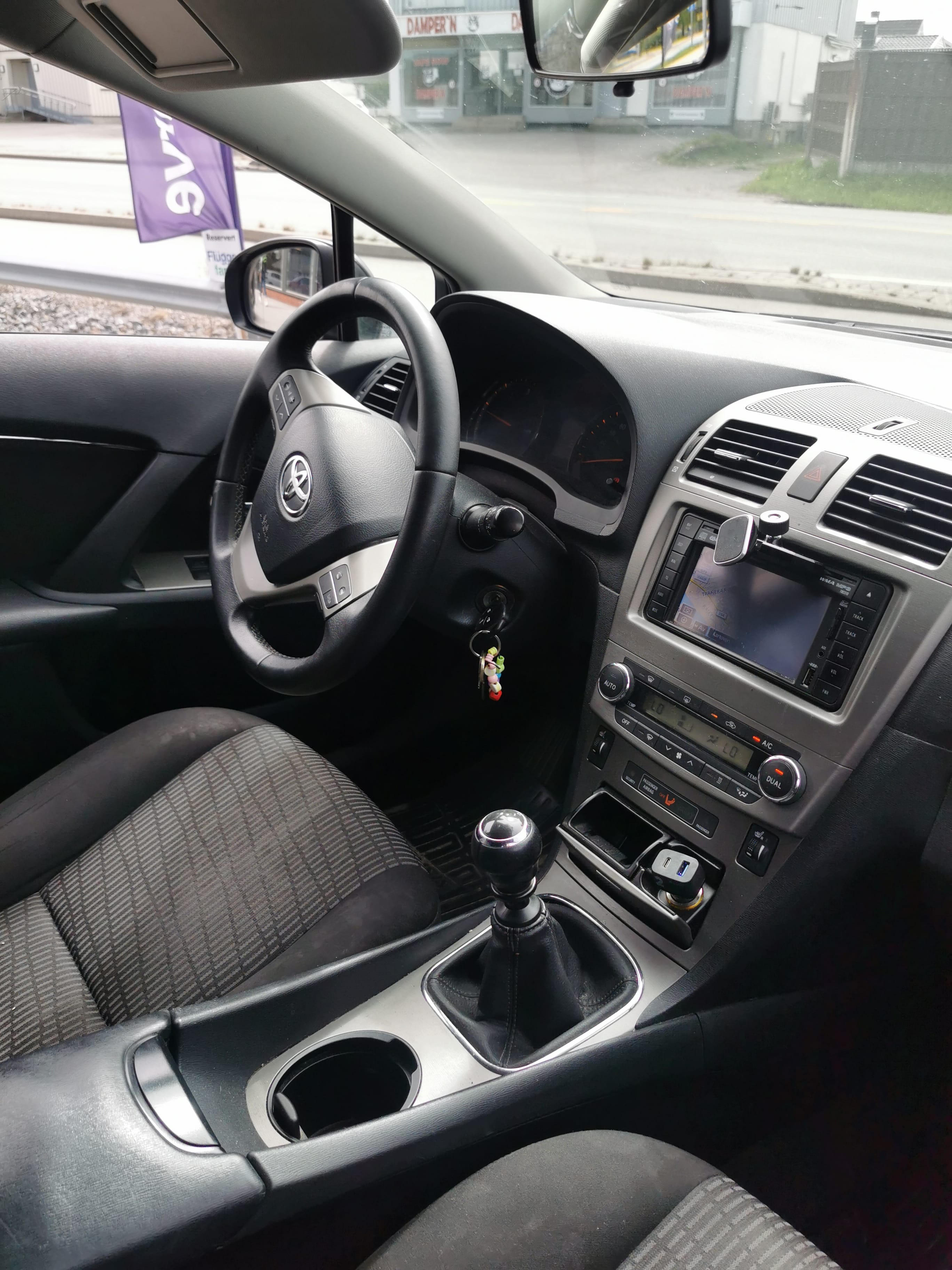 Toyota Avensis med Bluetooth audio