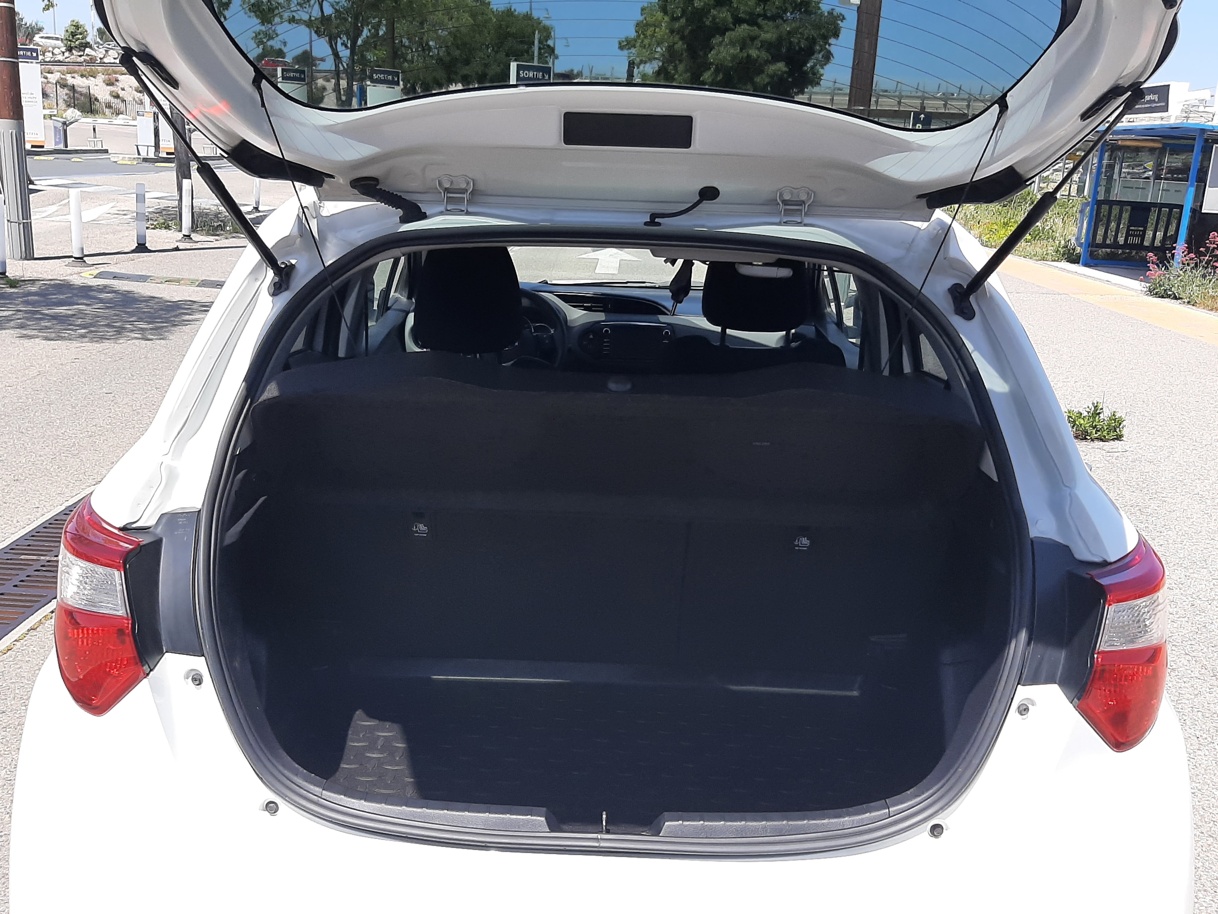 Toyota Yaris Hybride avec Port USB