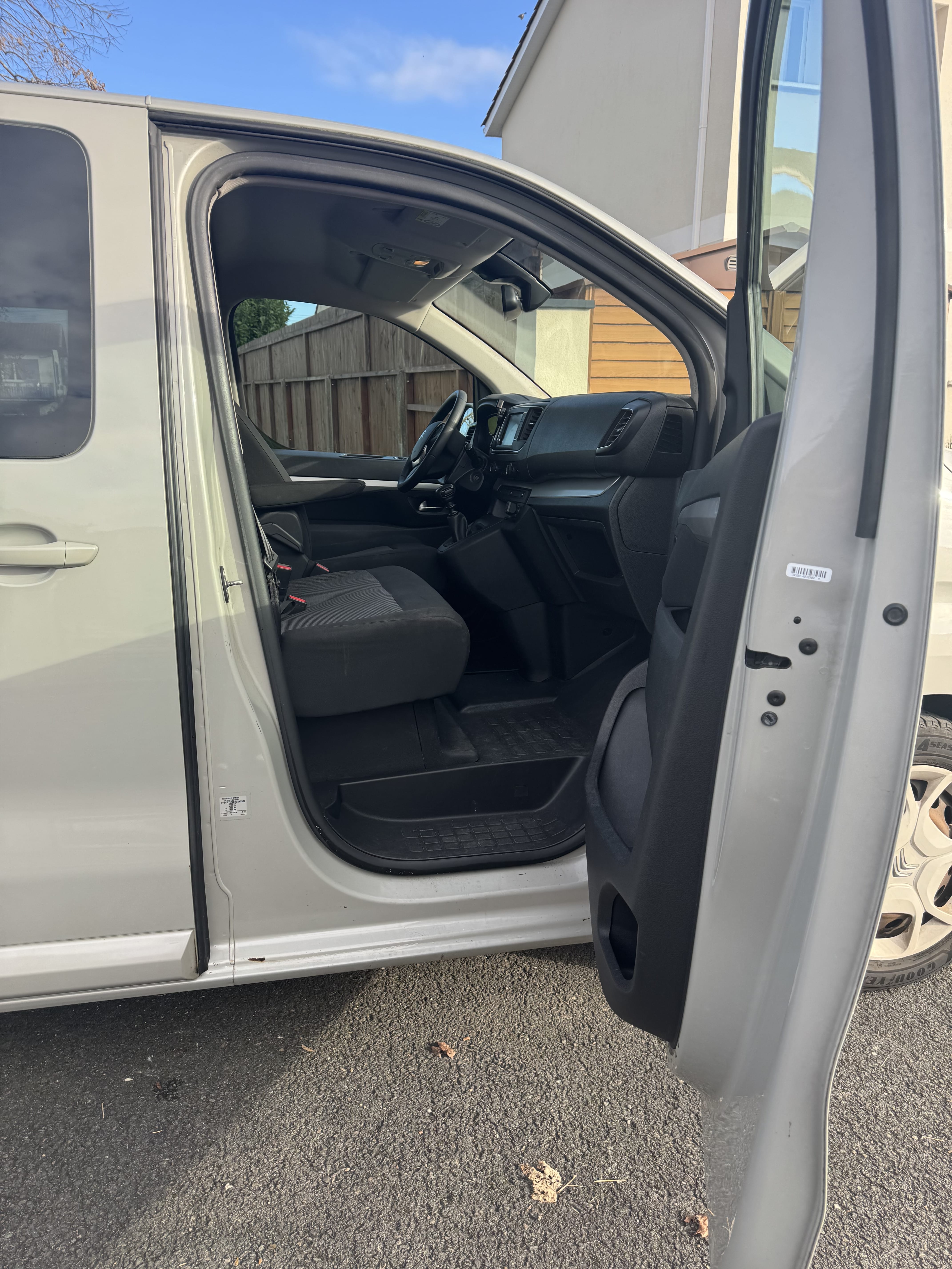 Citroen Jumpy Multispace Space Tourer Minibus 9 places avec Audio Bluetooth