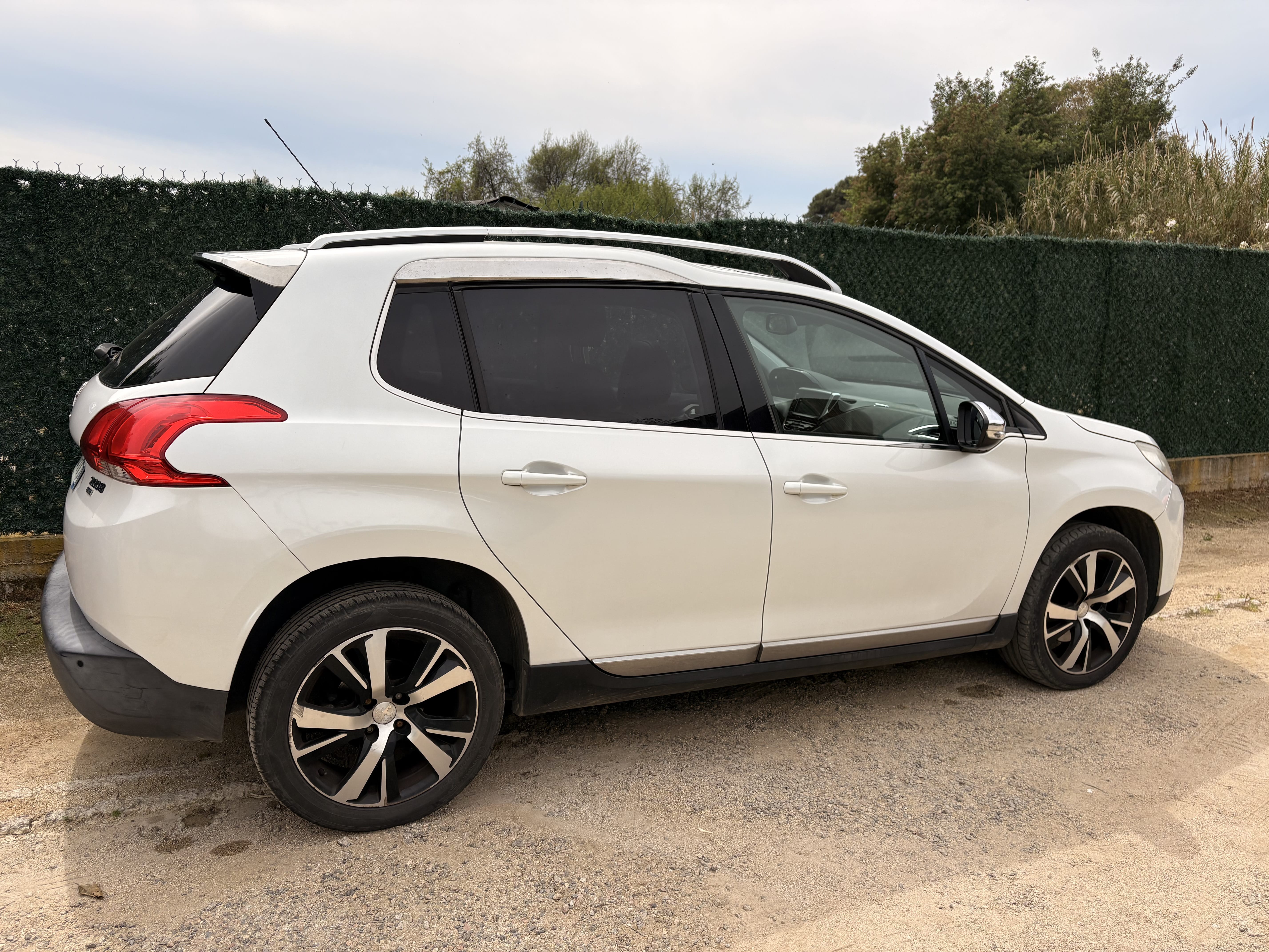 Peugeot 2008 with Air conditioning