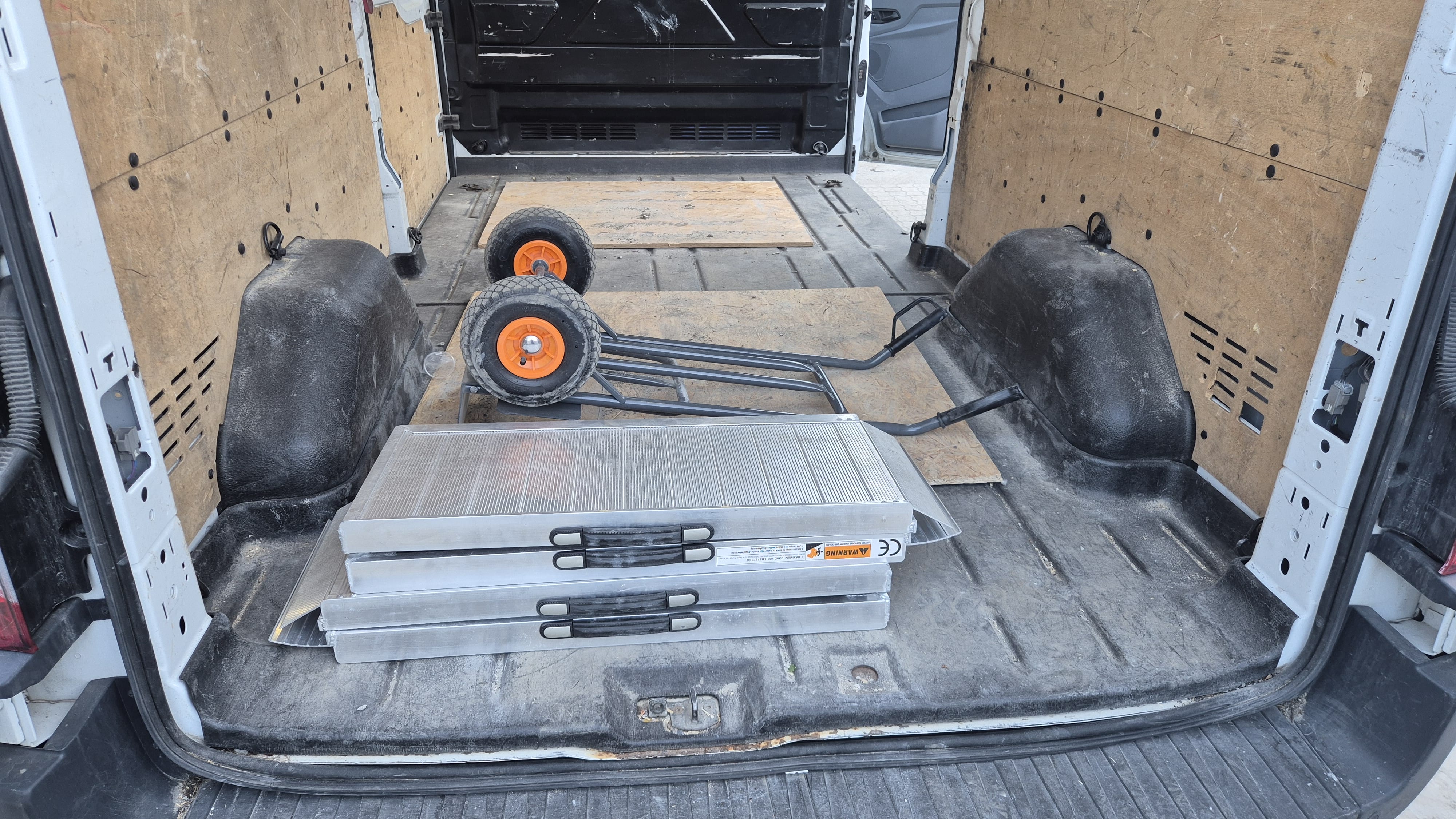 Ford Transit Varebil met Sneeuwbanden