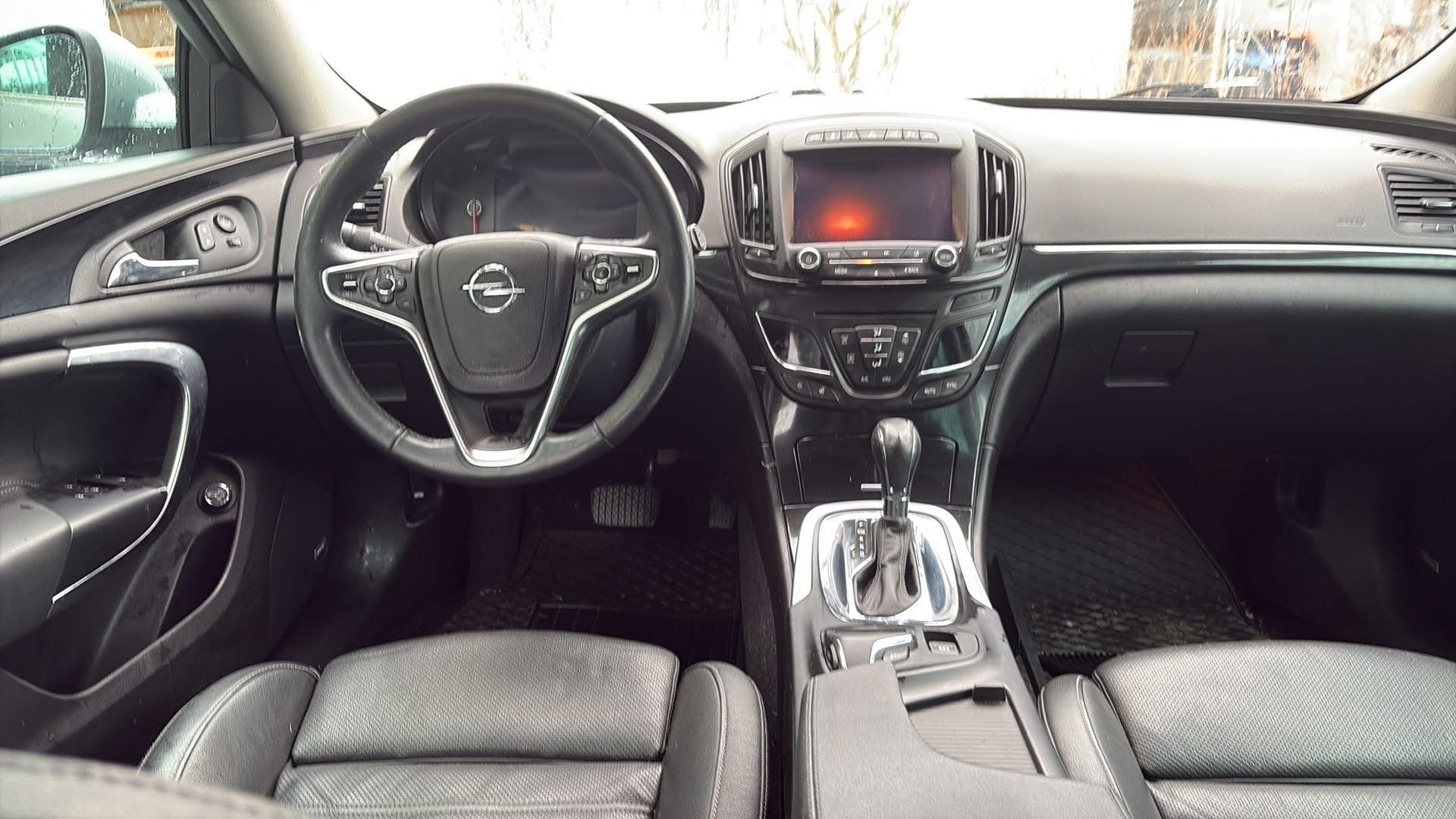 Opel Insignia Country Tourer med GPS
