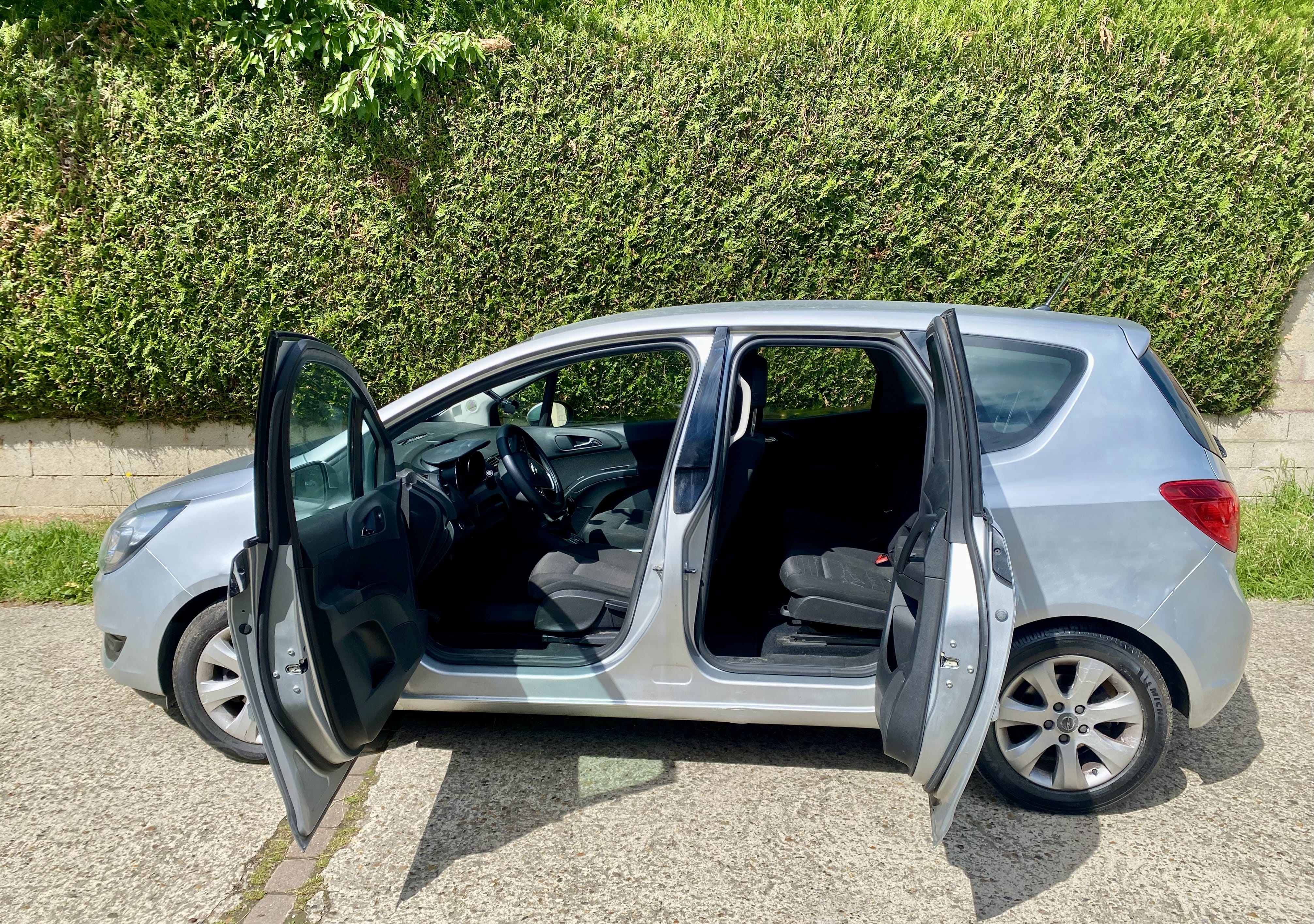 Opel Meriva avec Port USB