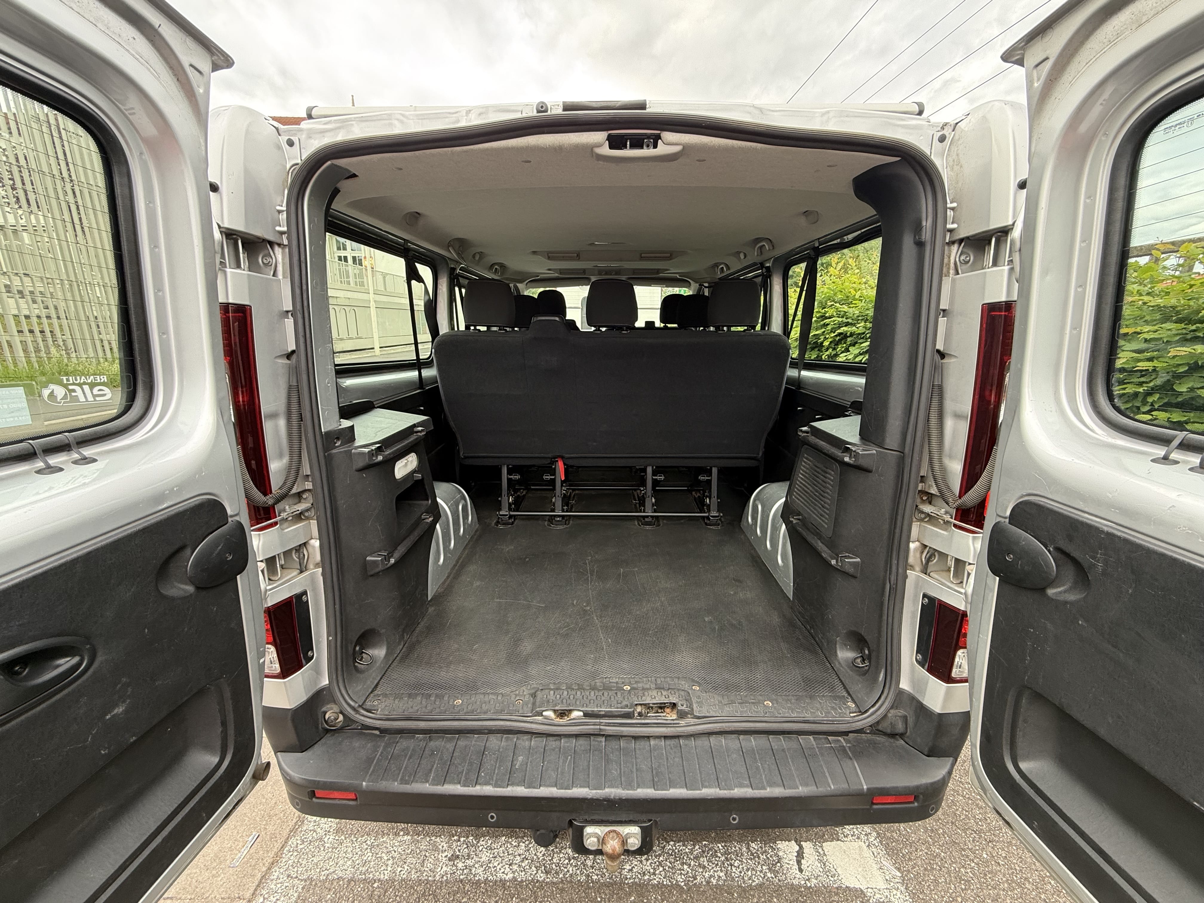 Renault Trafic Passenger avec Attelage
