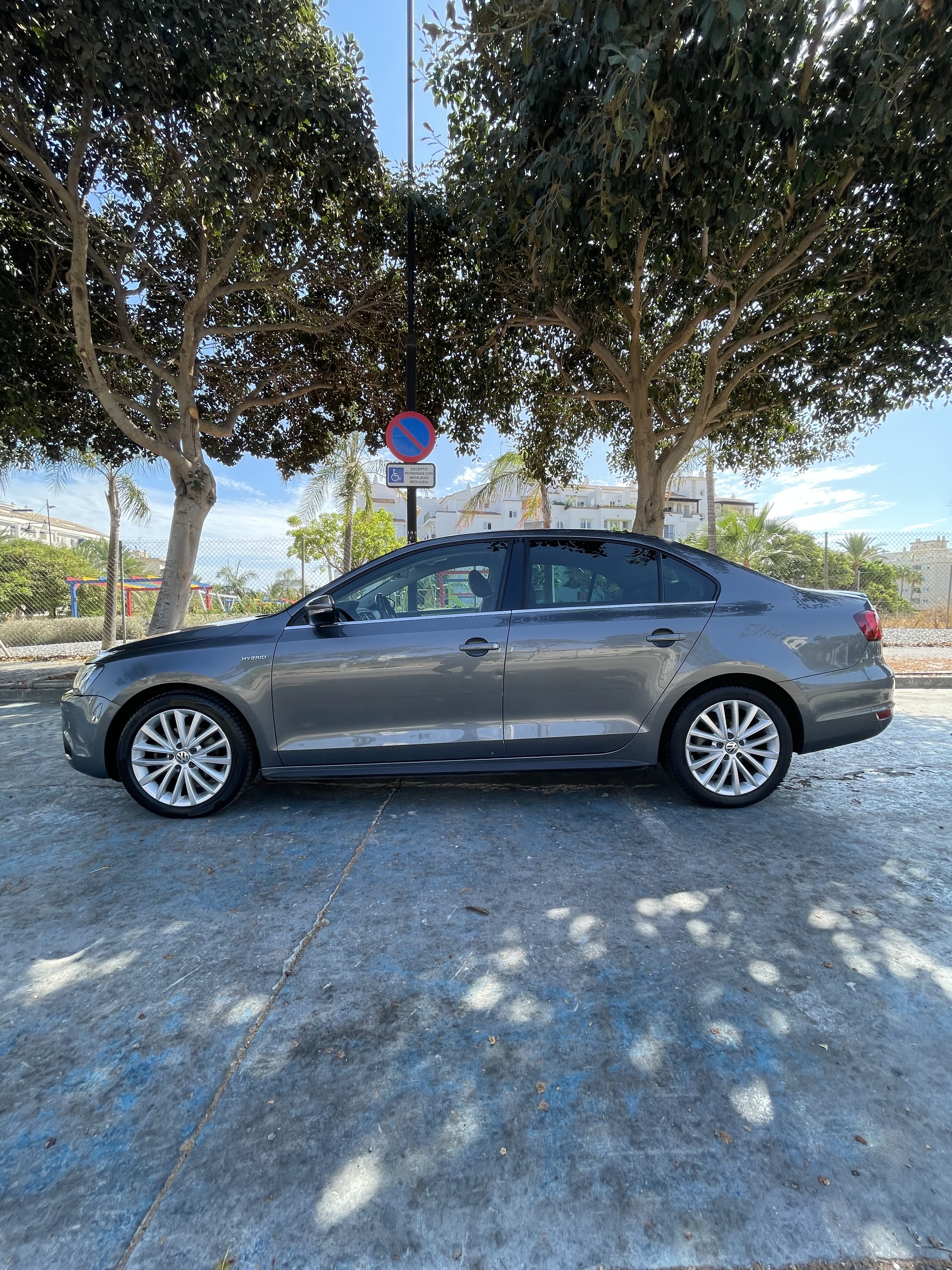 Volkswagen Jetta Híbrido con Aire acondicionado
