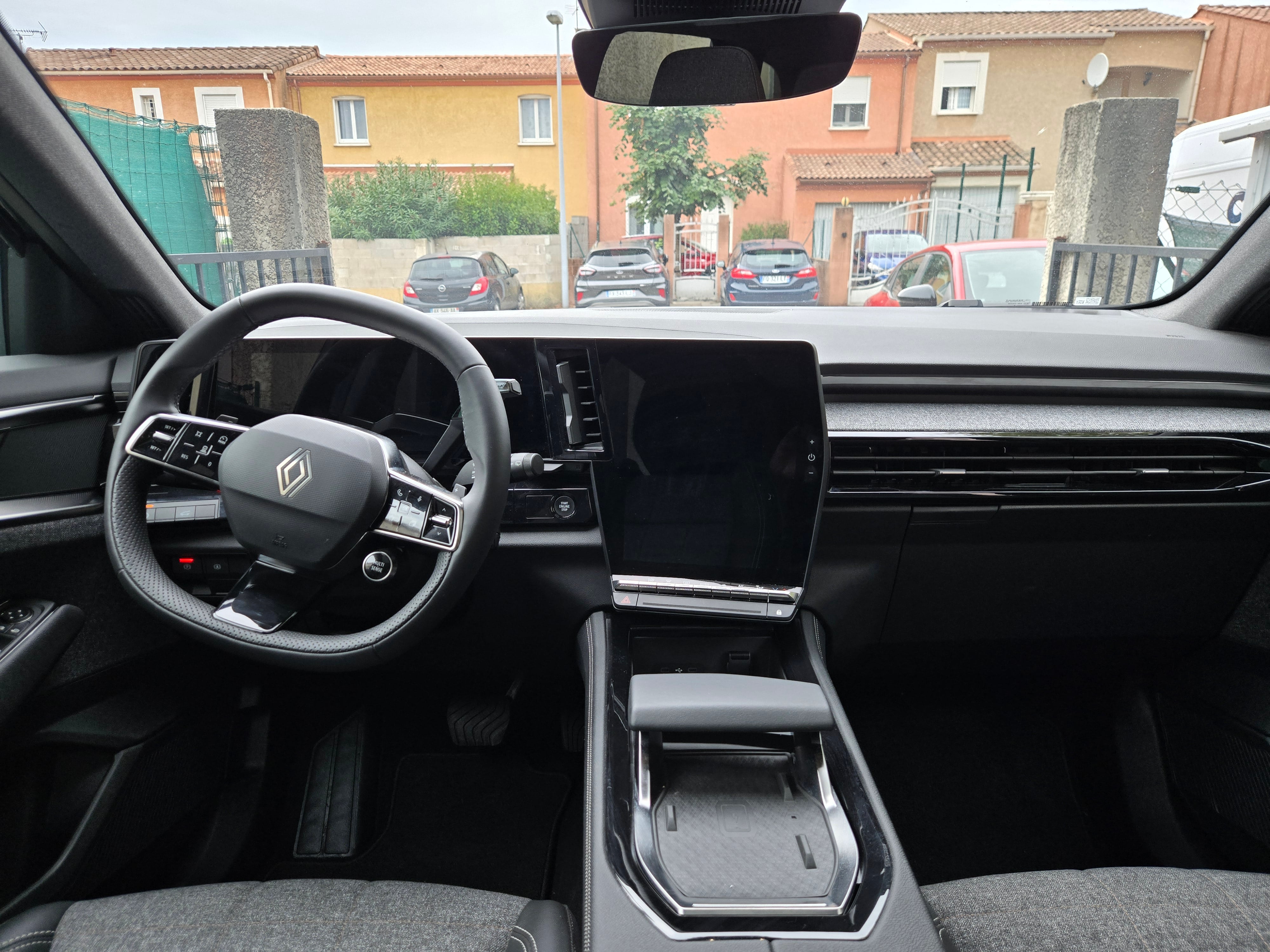 Renault Espace 1.2 essence hybride avec Audio Bluetooth
