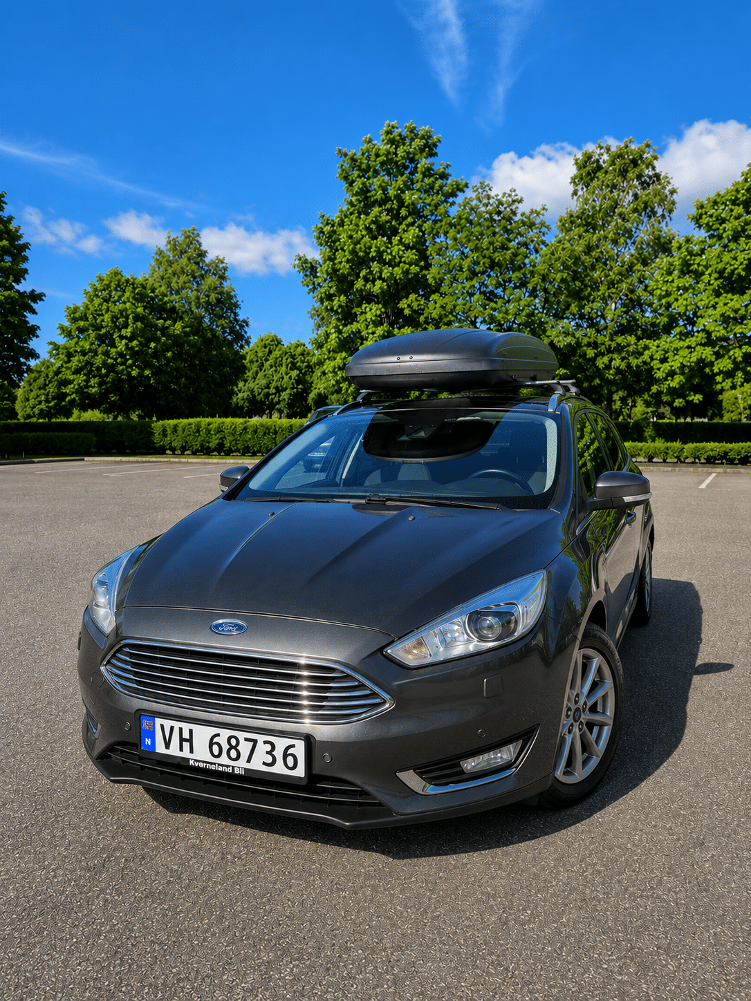 Ford Focus Estate/Kombi 125HP EcoBoost with Thule RoofBox med Lydinngang