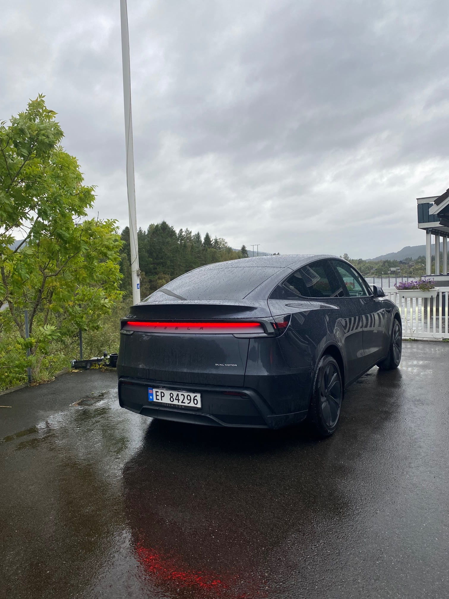 Tesla Model Y Long Range med Ryggekamera