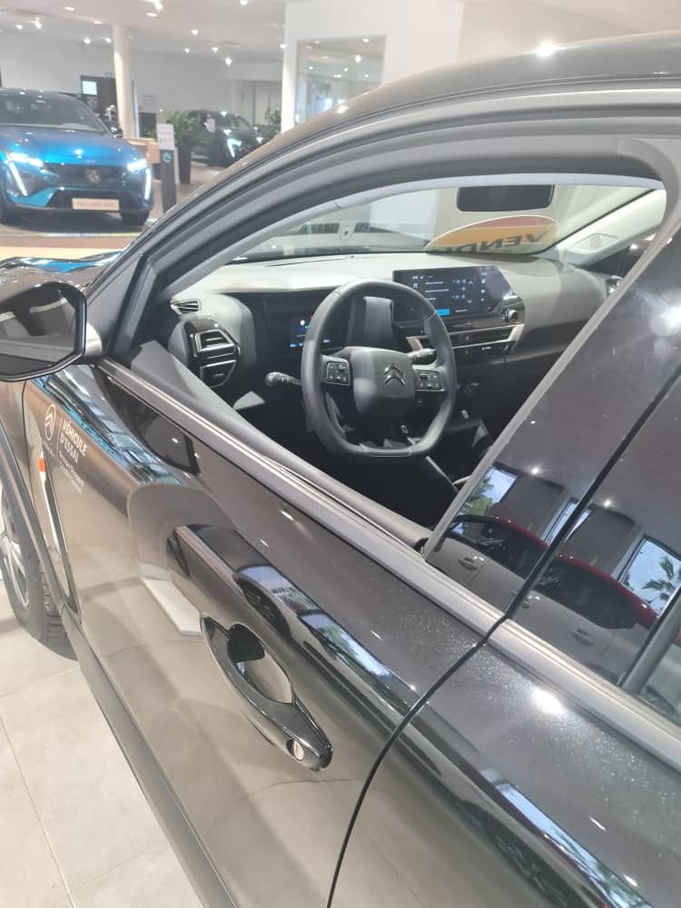 Citroen ë-C4, 2023, Électrique, automatique