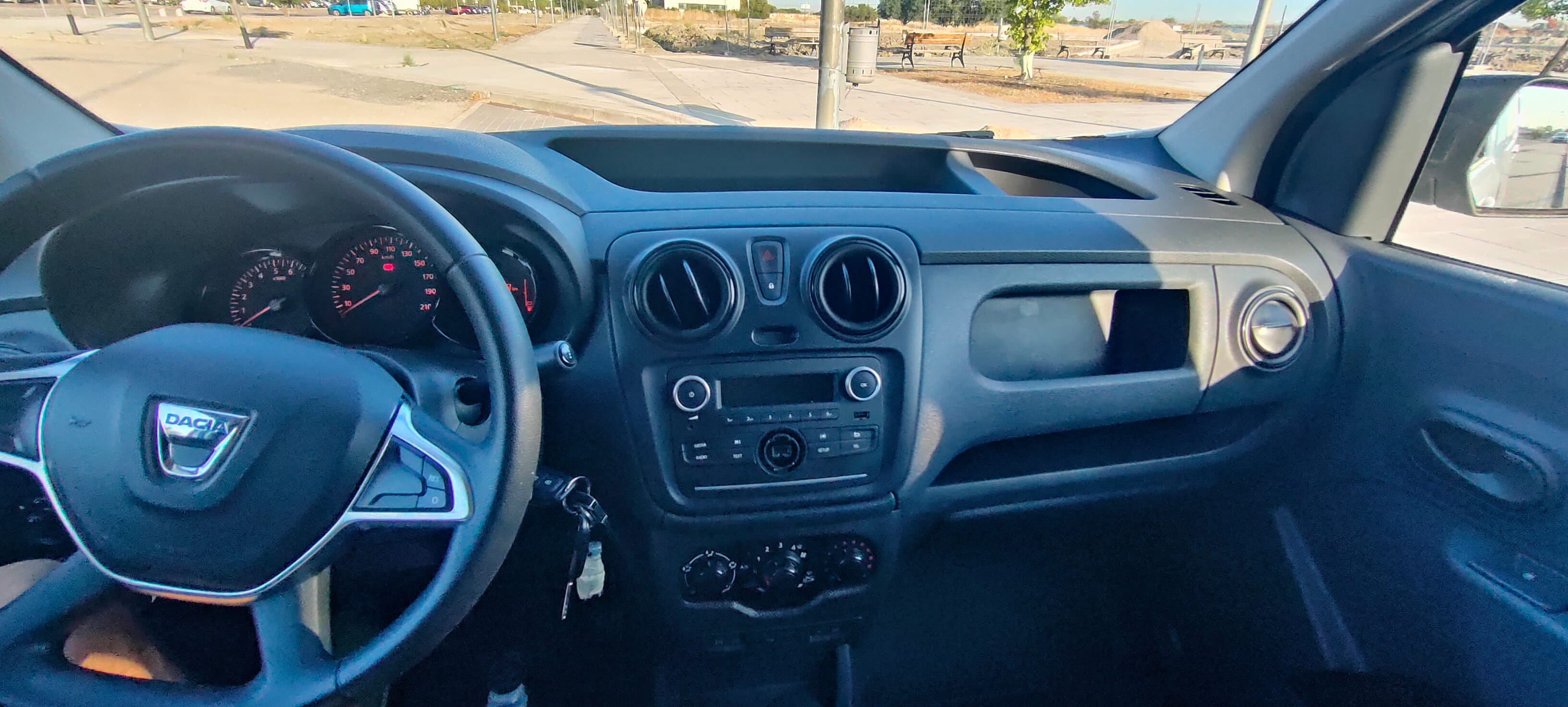 Dacia Dokker with Bluetooth audio