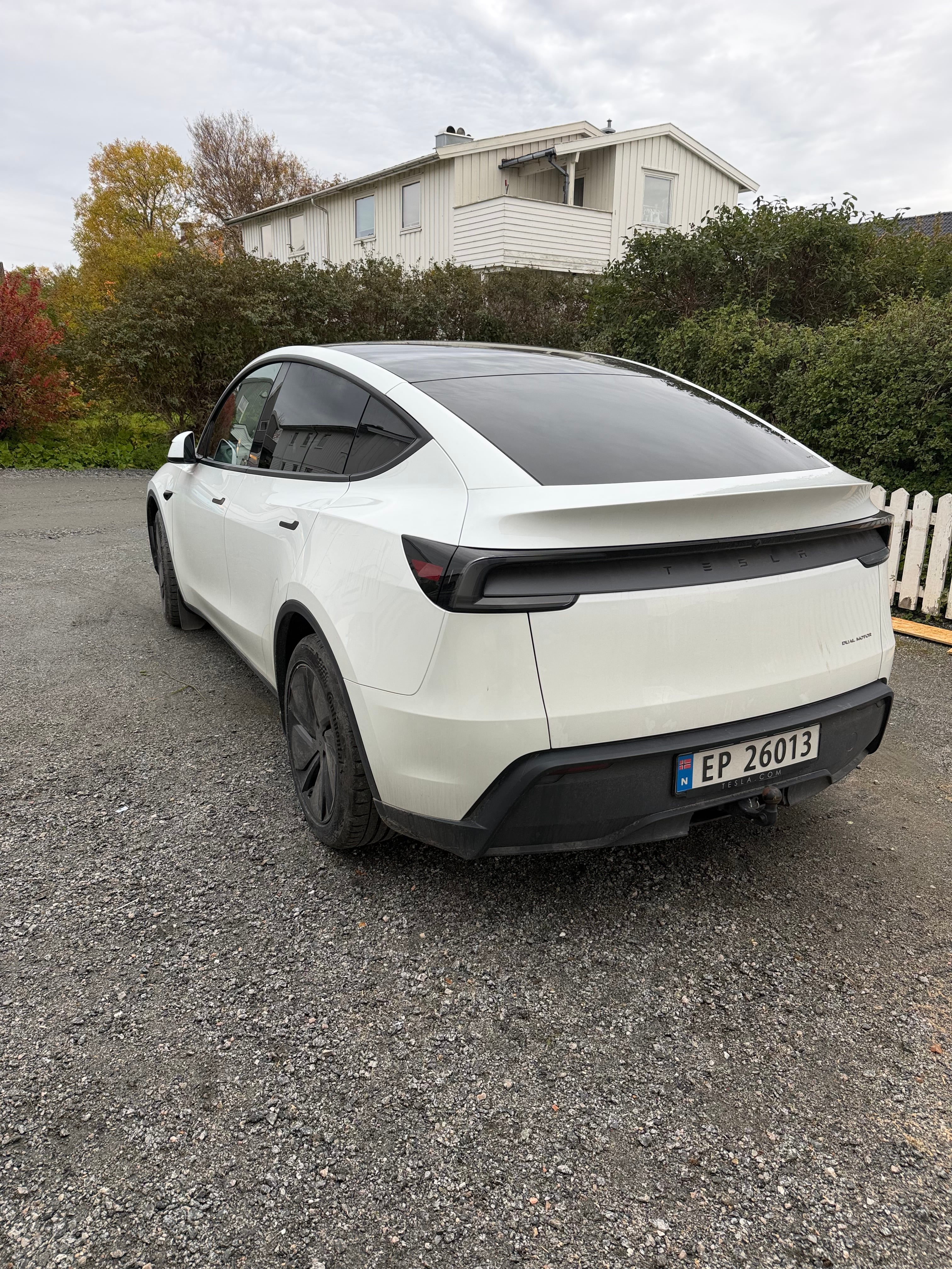 Tesla Model Y Long Range med Ryggekamera