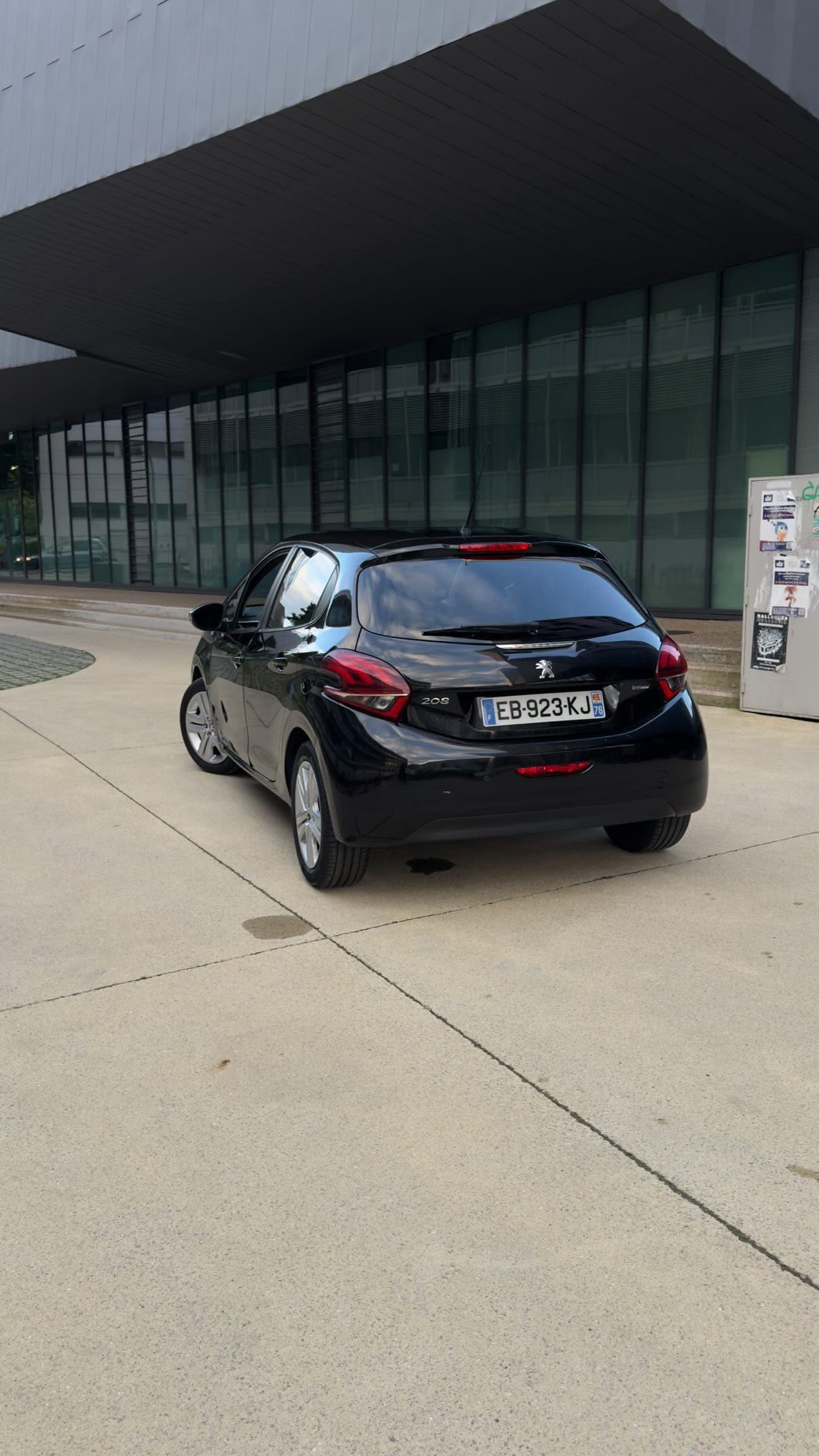 Peugeot 208 avec GPS
