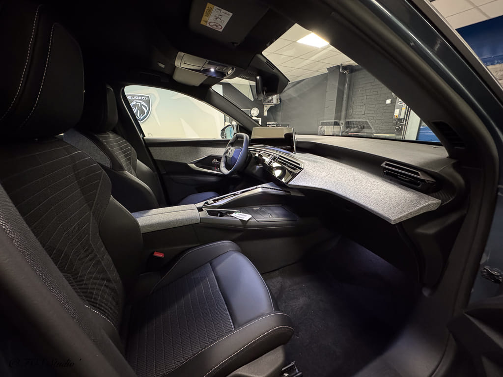 Peugeot 3008 Hybrid 2024 avec GPS