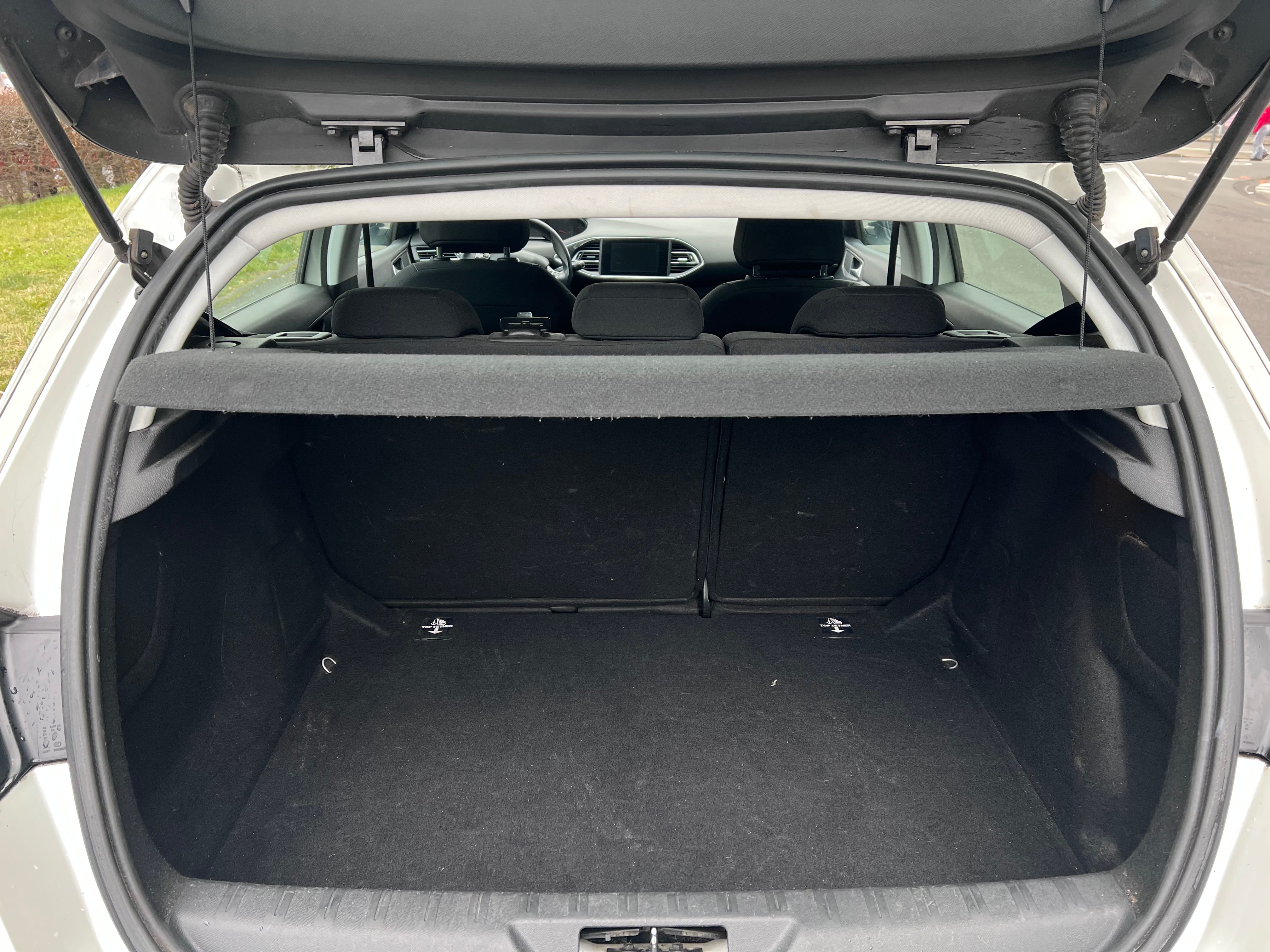 Peugeot 308 avec Siège bébé