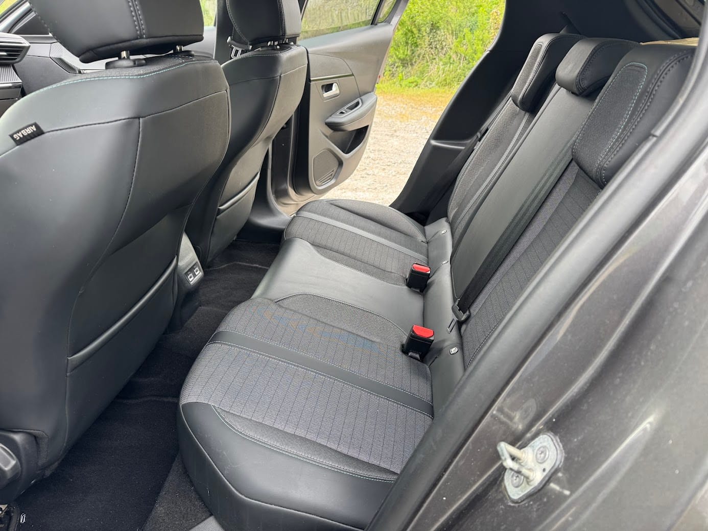 Peugeot 208 Ess BV auto FW255WP avec Audio Bluetooth