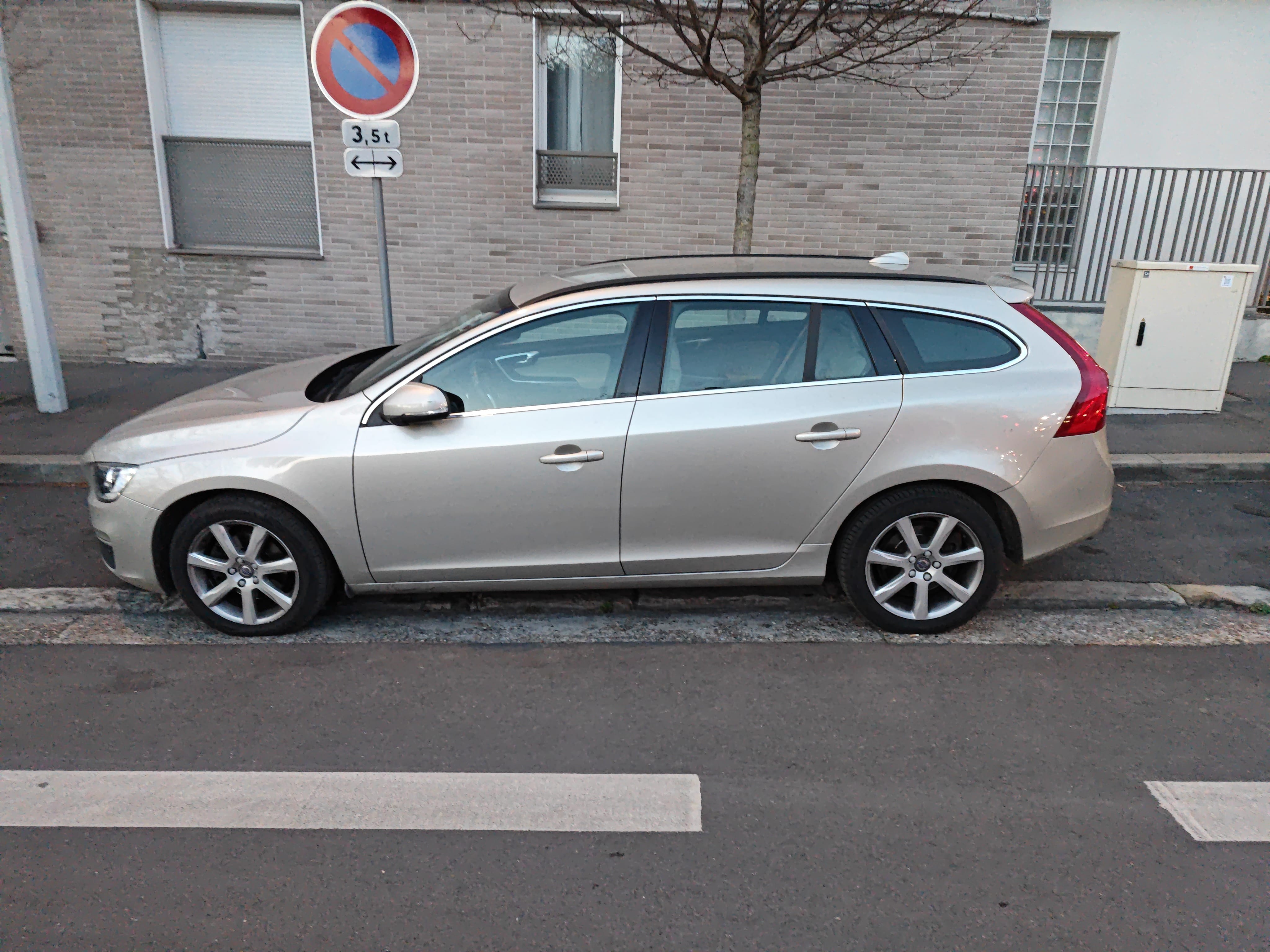 Volvo V60 avec Climatisation