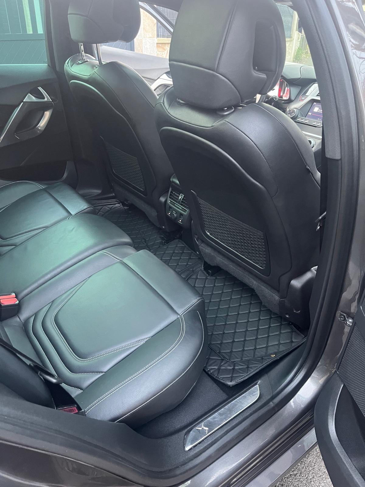 Citroen DS5 1.6 essence avec Apple CarPlay