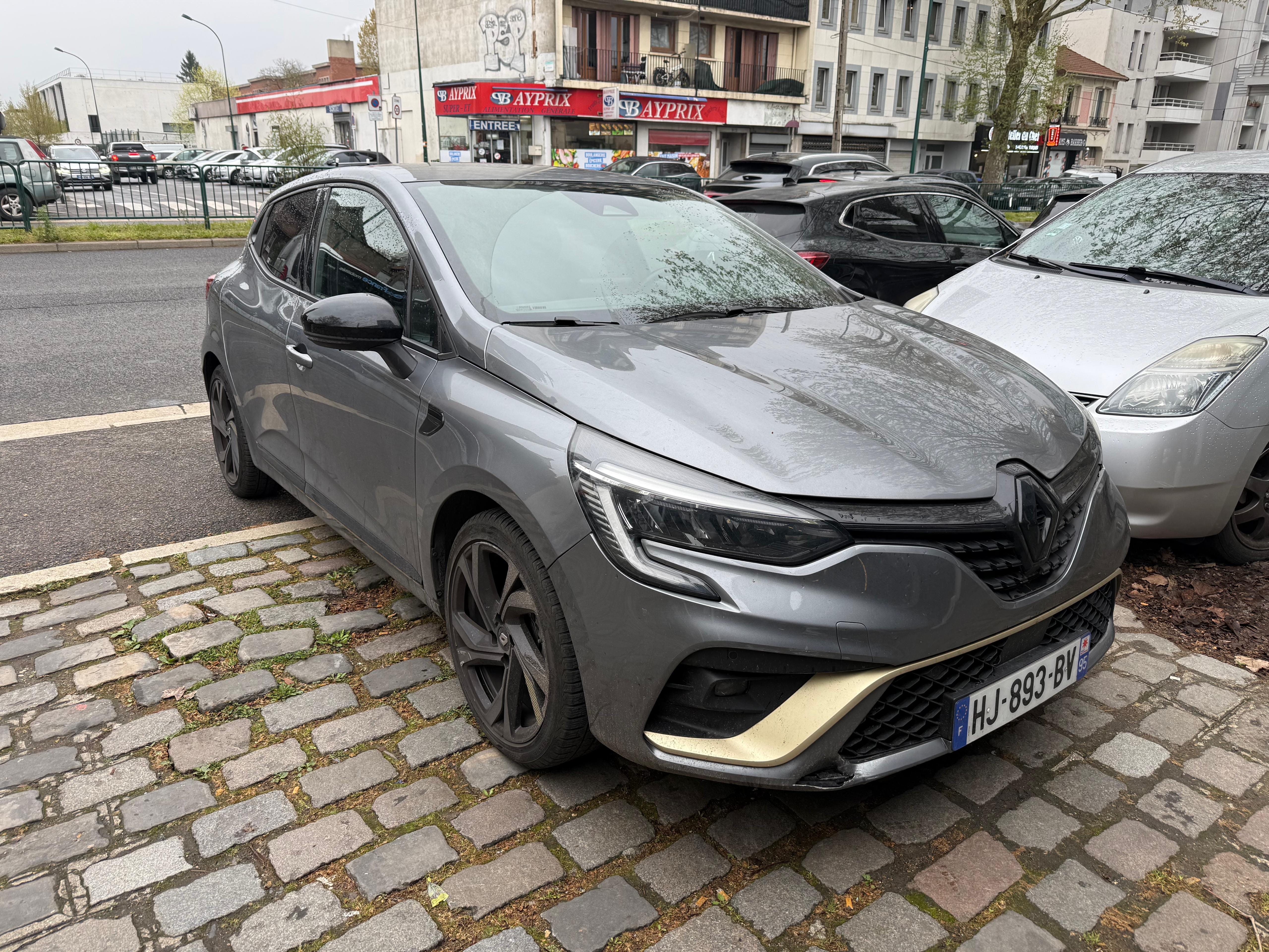 Renault Clio RS Line, 2022, Essence 95 / Électrique (hybride), automatique