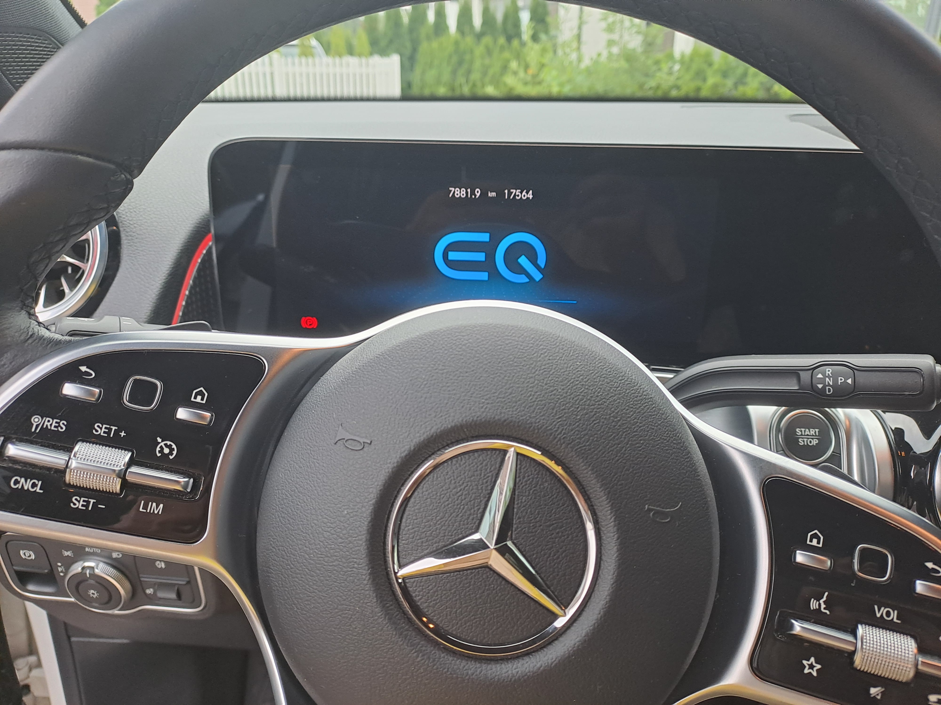 Mercedes-Benz EQB 300 4MATIC med Vinterdekk