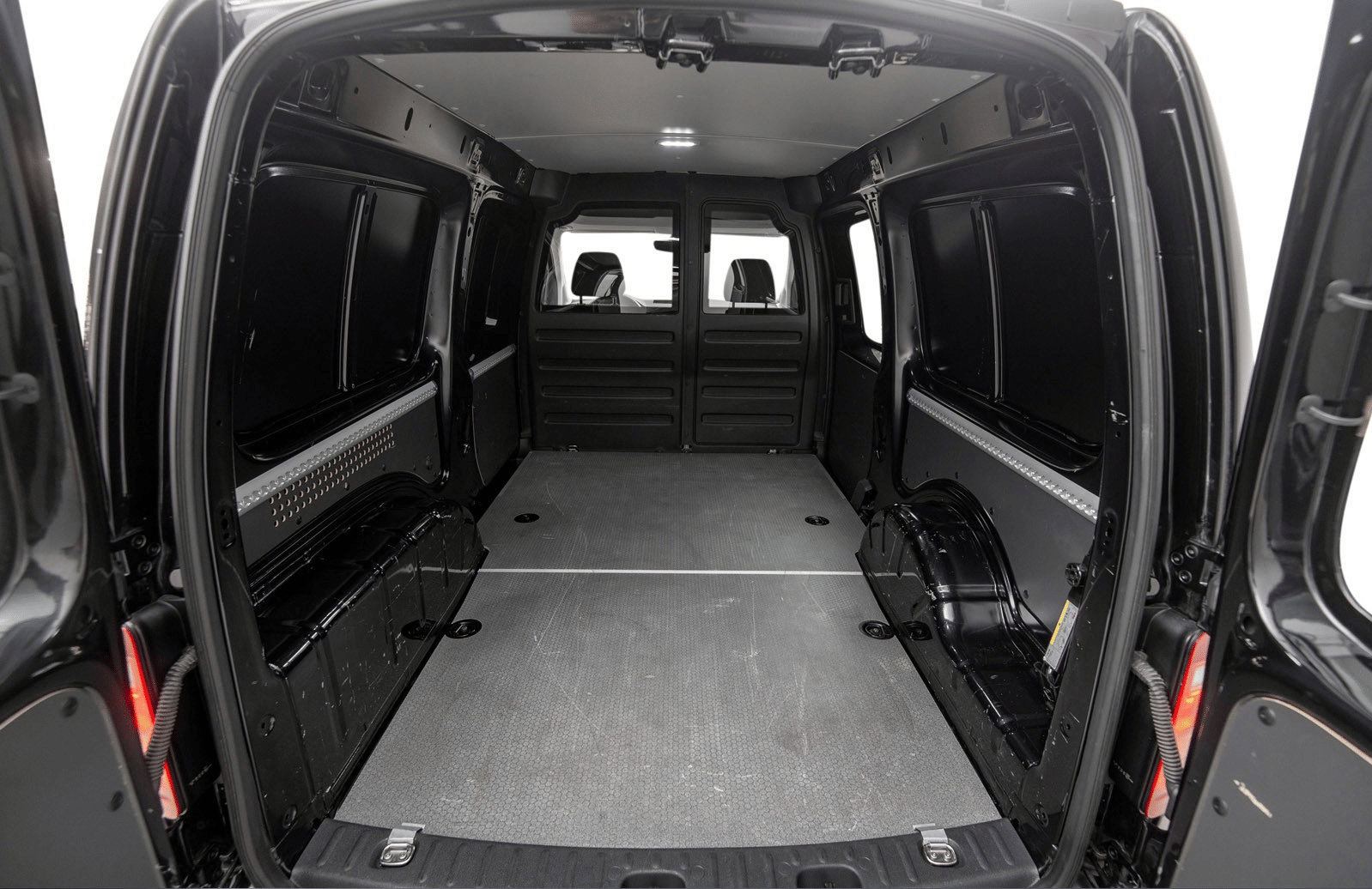 Volkswagen Caddy Varebil 1.4l bensin (Maxi versjon) - innendørs parkering med Cruisekontroll