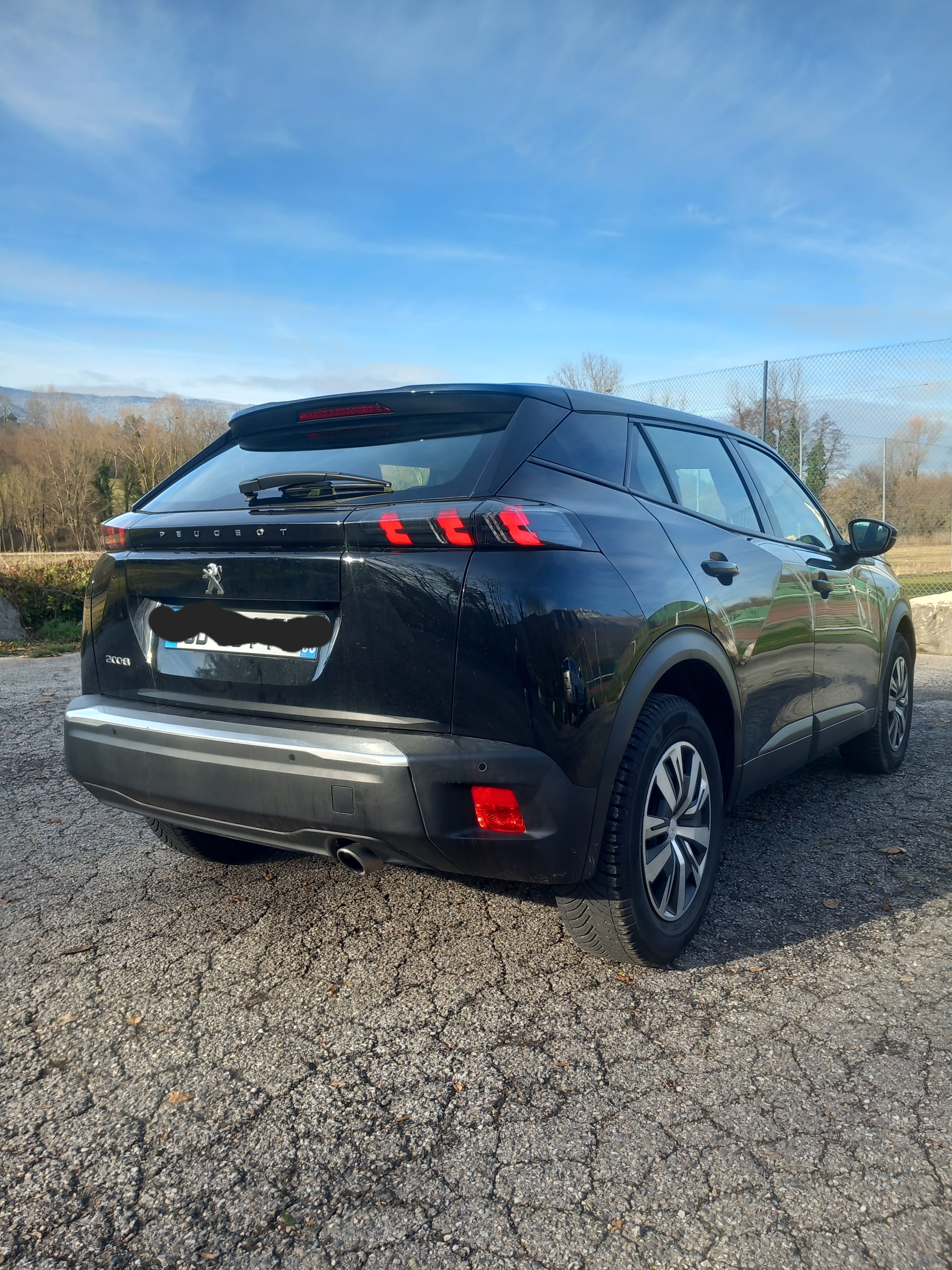 Peugeot 2008 1.5 hdi eat8 avec Apple CarPlay